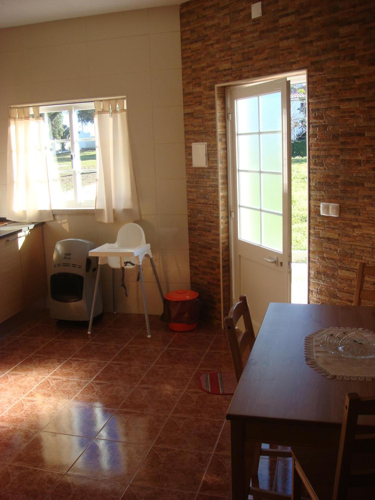 One-Bedroom House - Photo 2