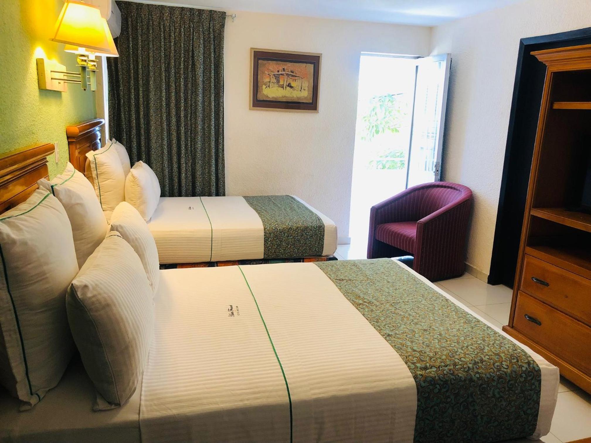 Twin Room - Photo 6