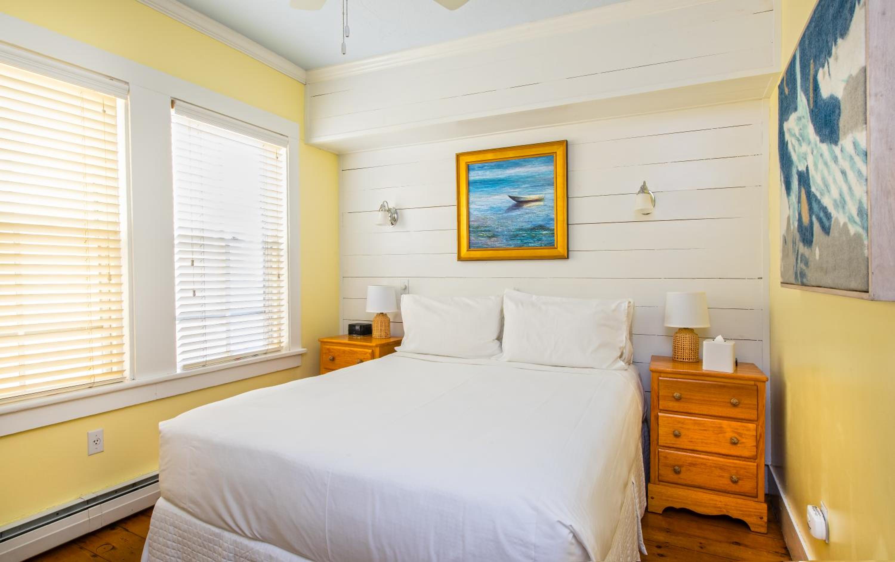 Standard Queen Room photo 2