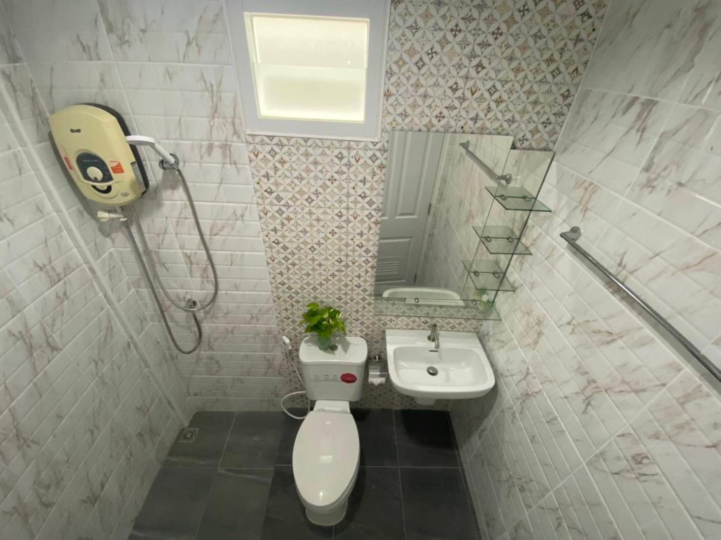 Double Room - Photo 2