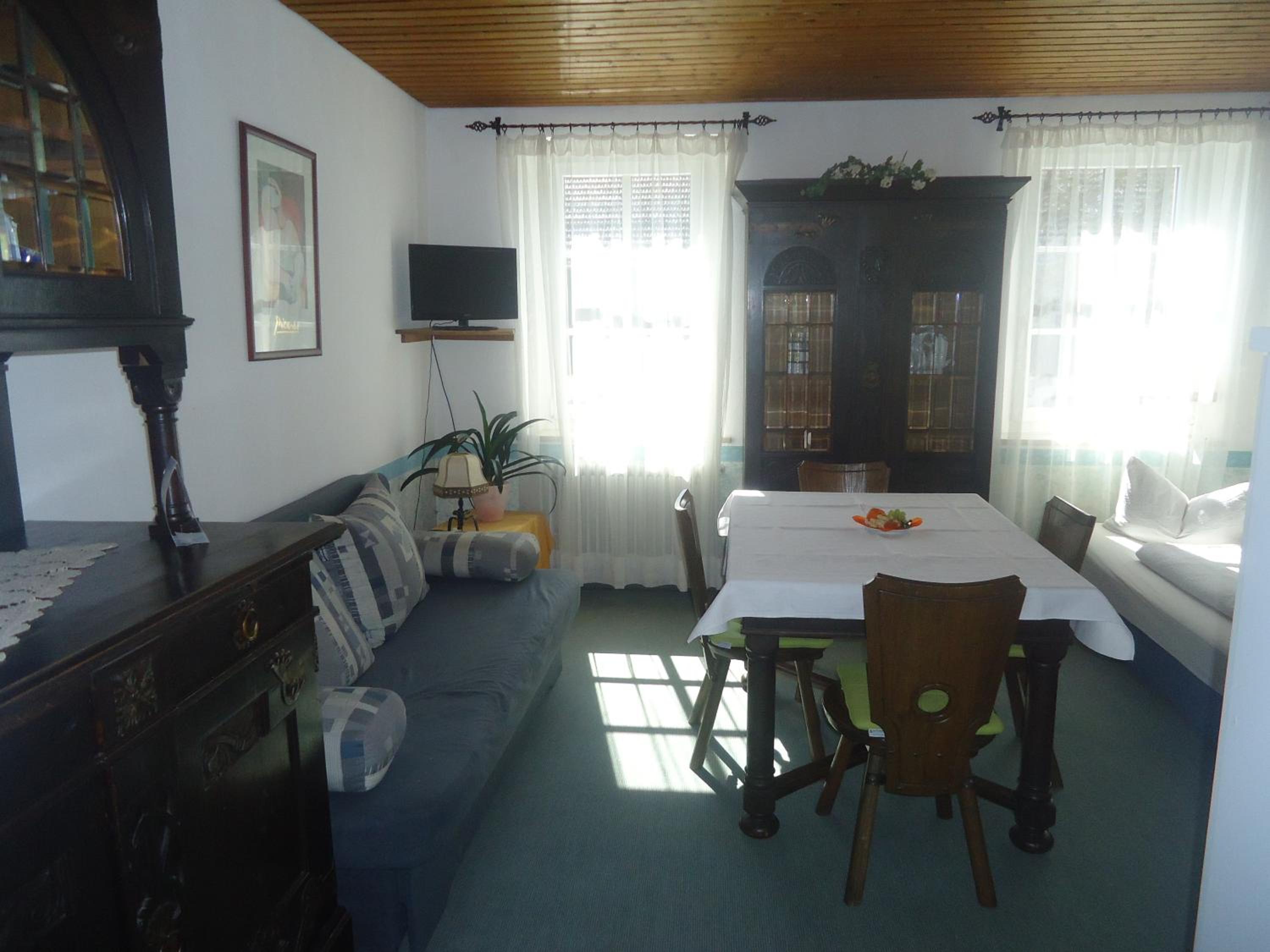 Triple Room with Private Bathroom photo 2
