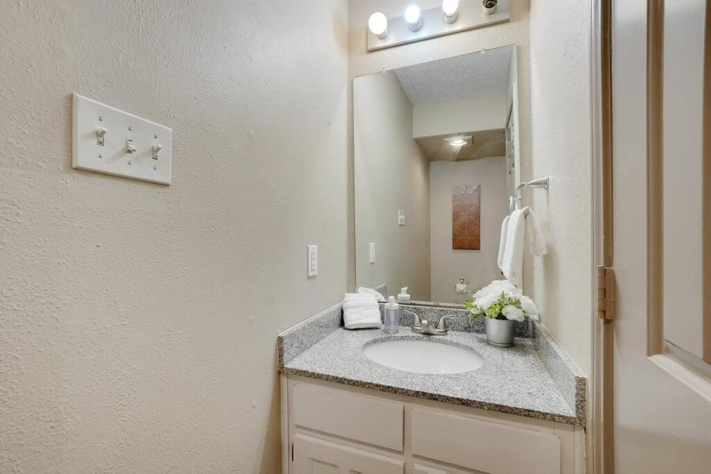 Two-Bedroom House photo 3
