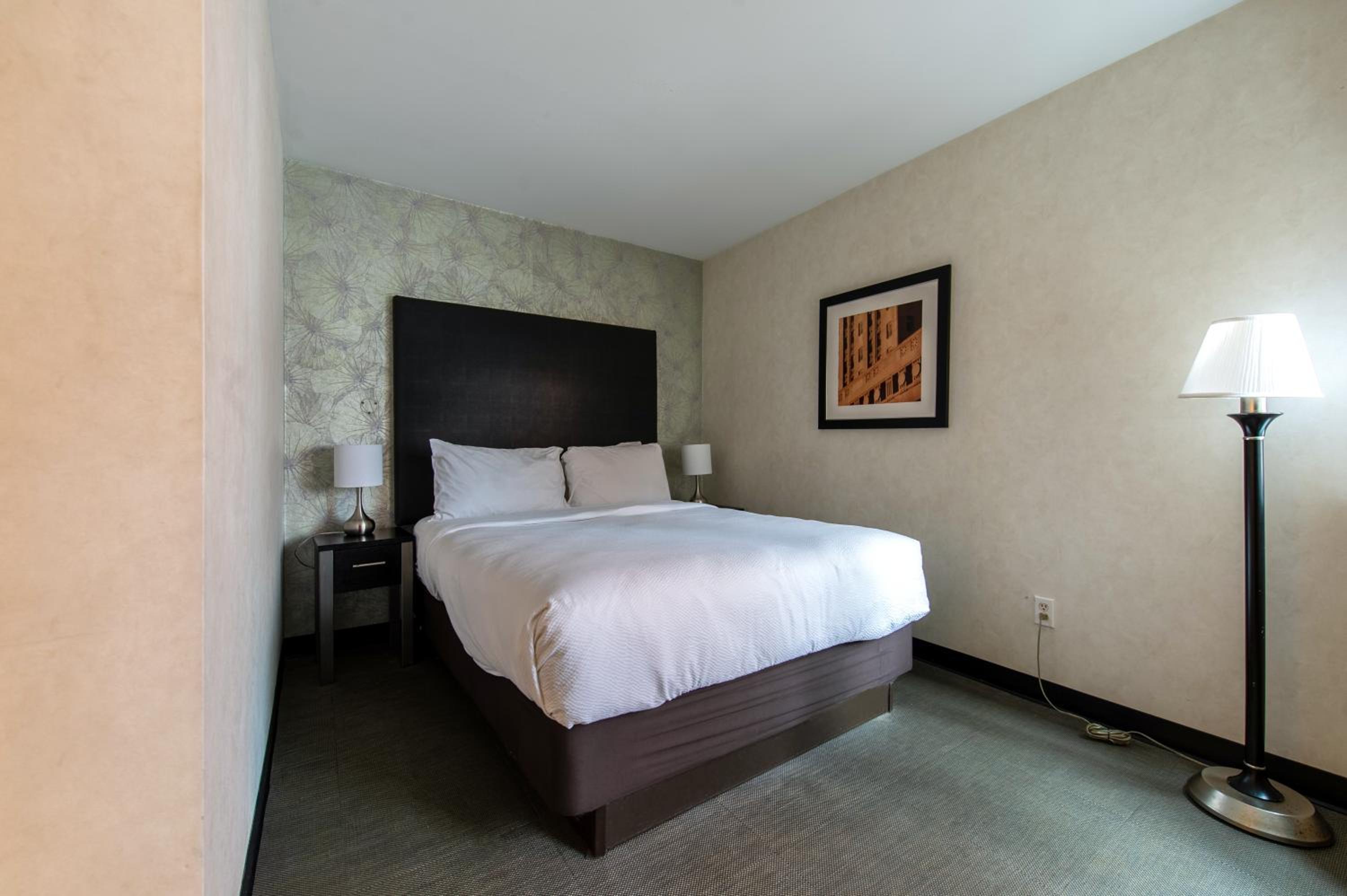 Deluxe Queen Room photo 2