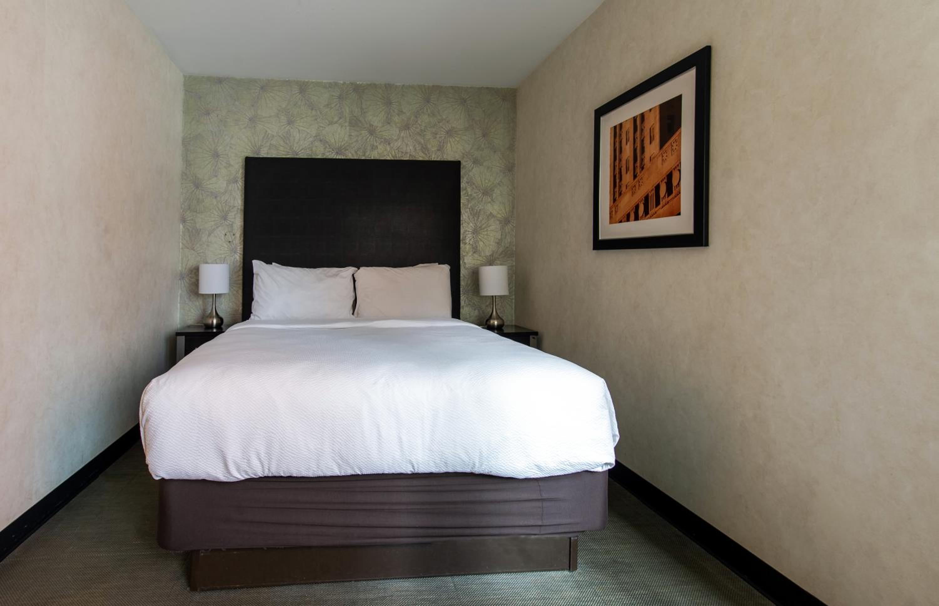 Deluxe Queen Room photo 3