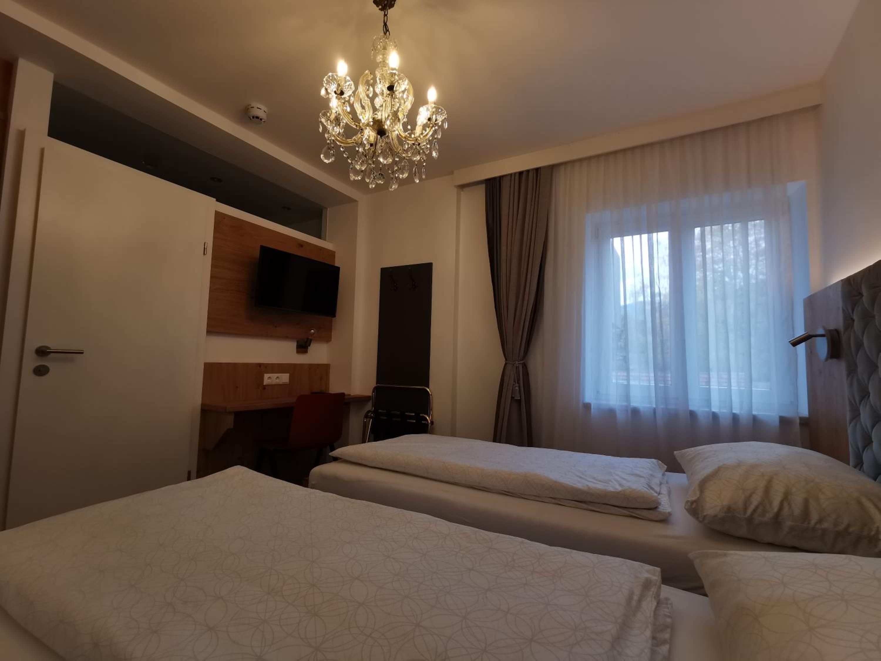 Economy Double or Twin Room photo 2