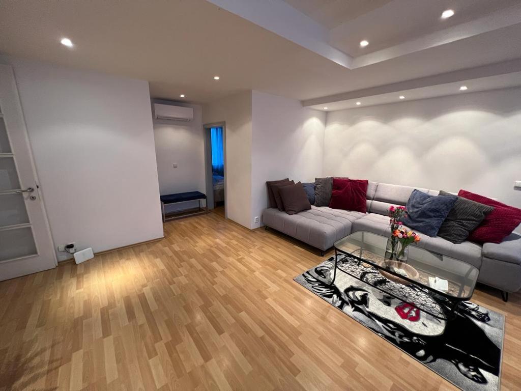 Three-Bedroom Apartment - Photo 11