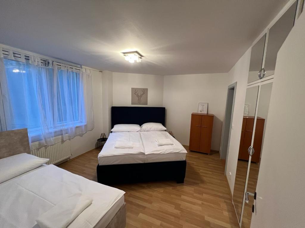 Three-Bedroom Apartment - Photo 6