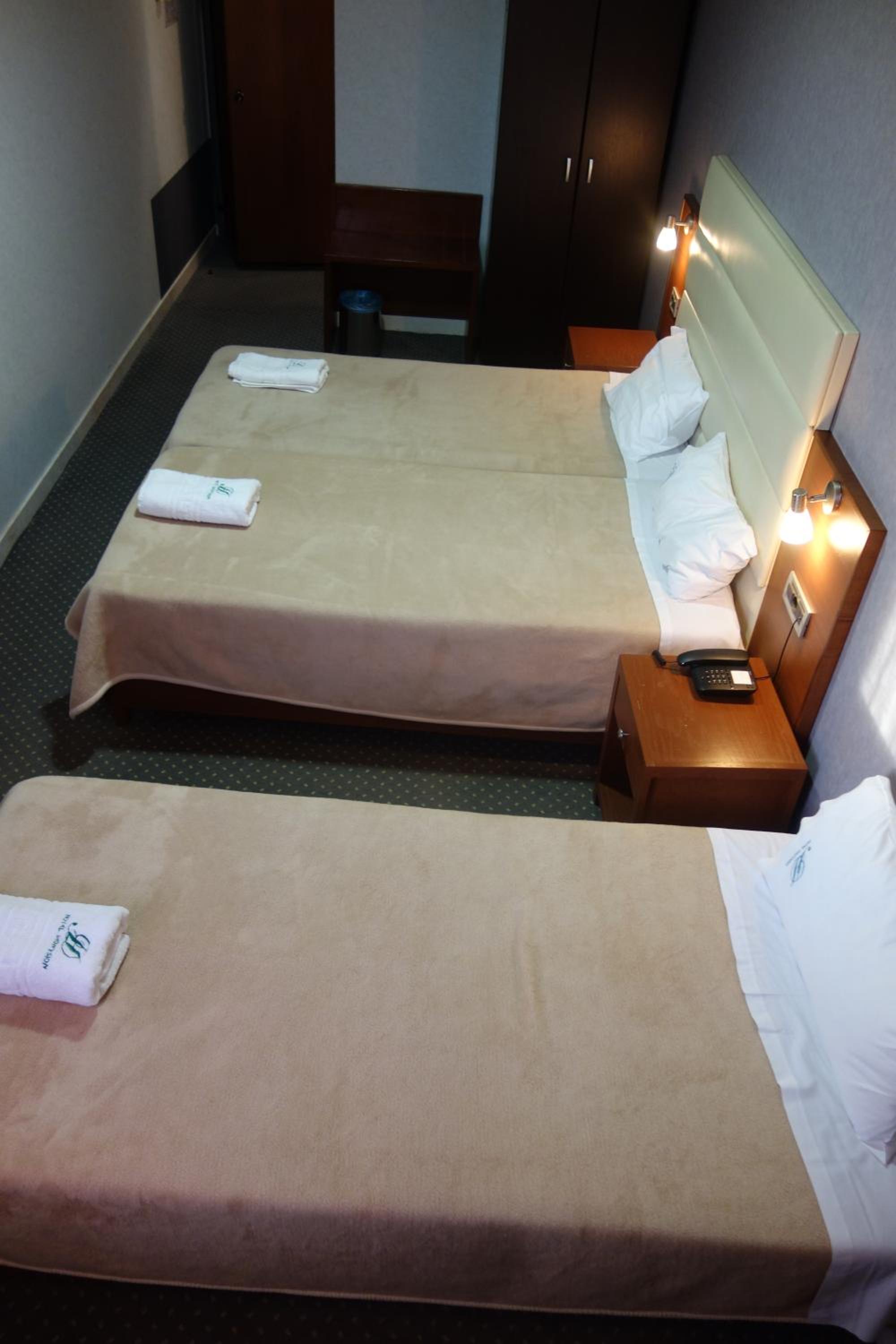 Standard Triple Room photo 3
