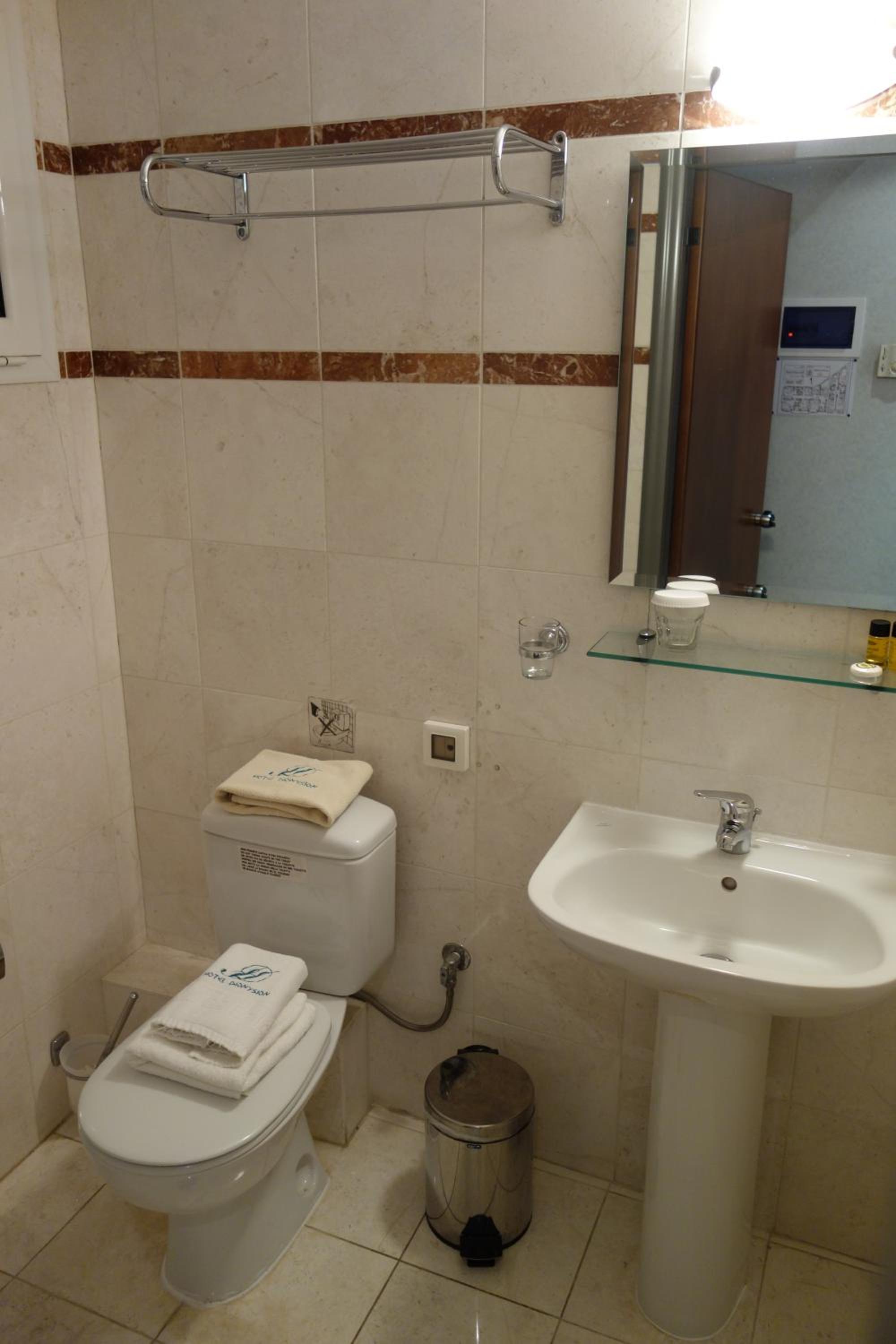 Standard Triple Room photo 2