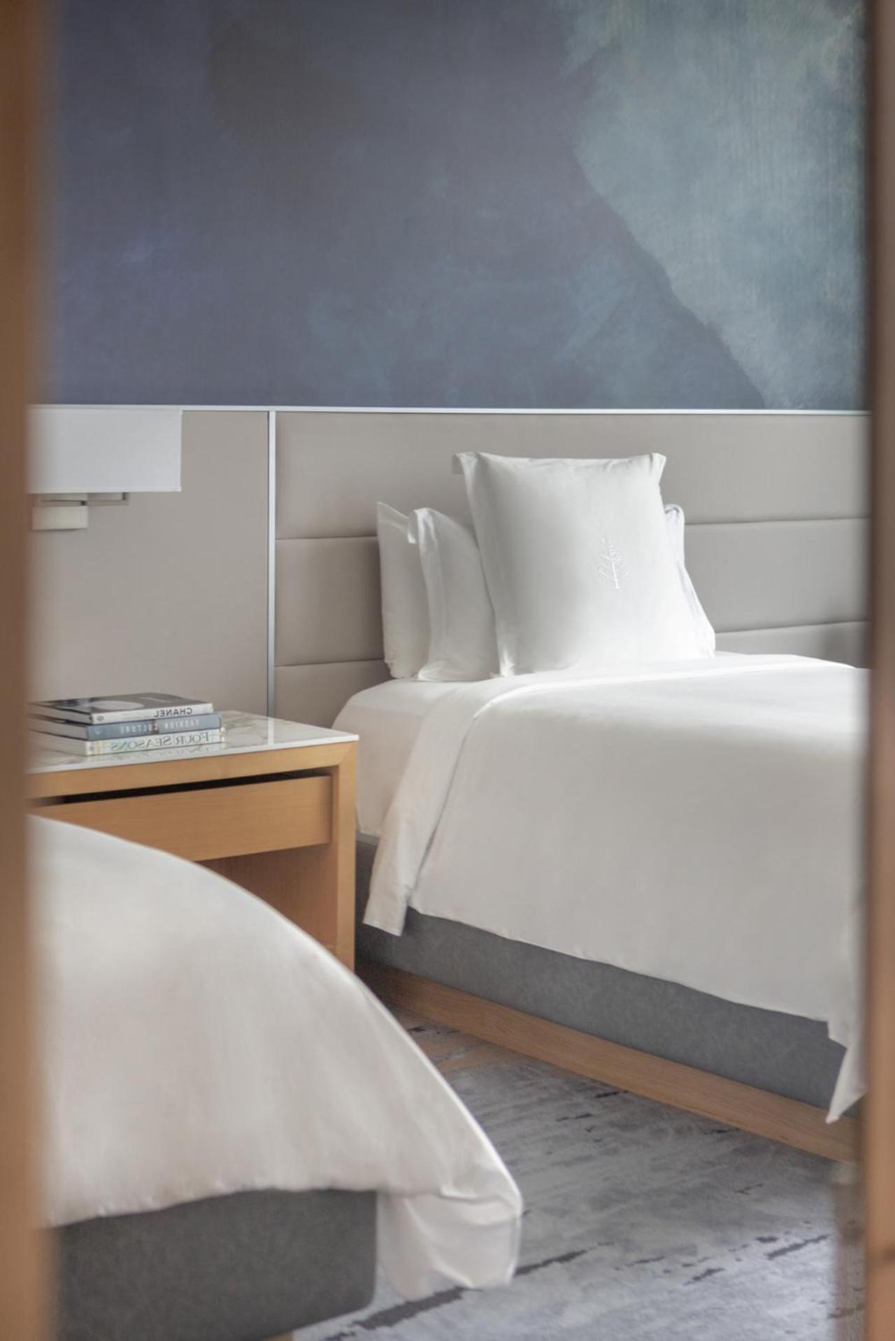 Room Two Double Beds - City View  - Photo 2