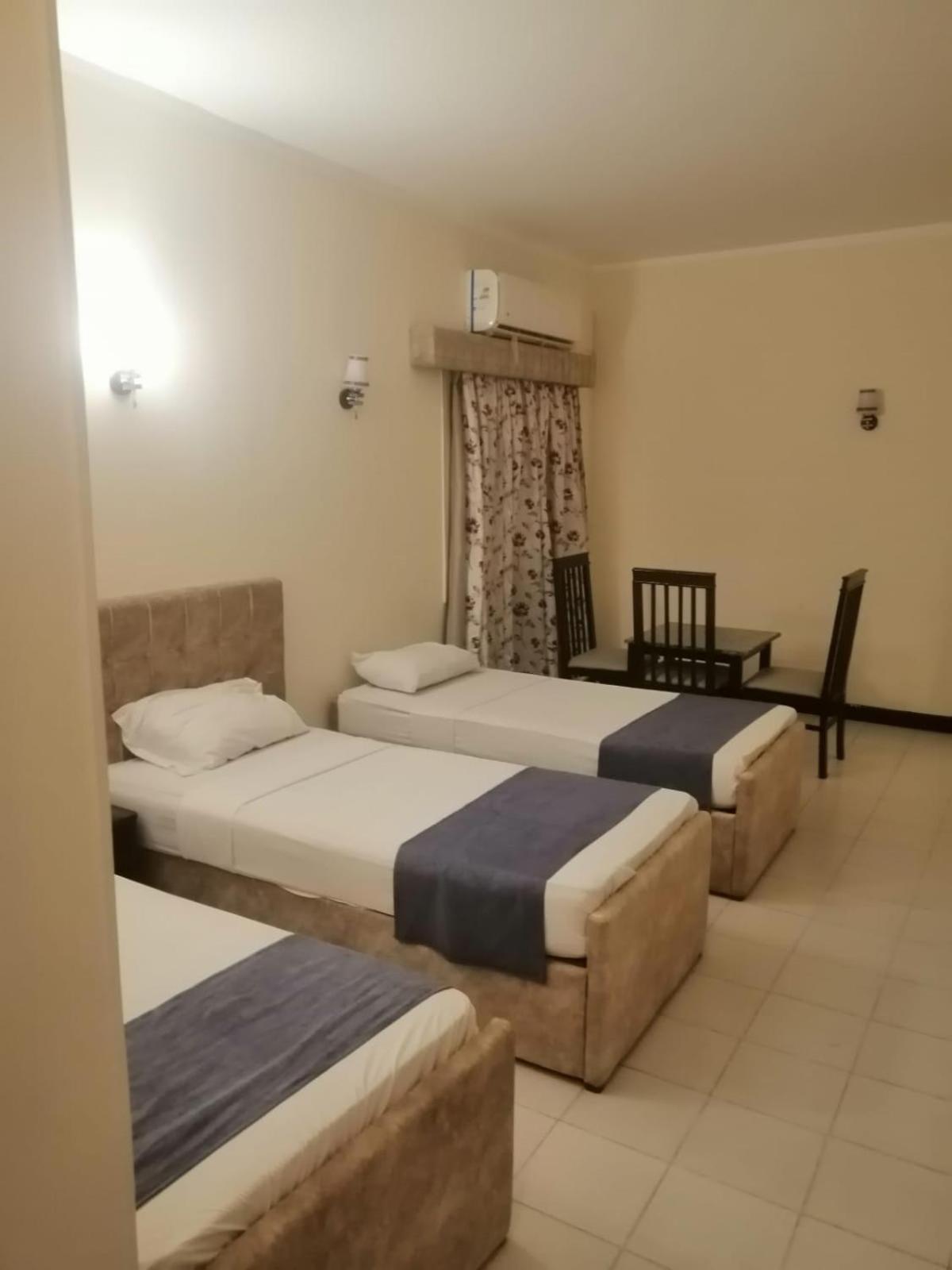 Standard Triple Room - Photo 10