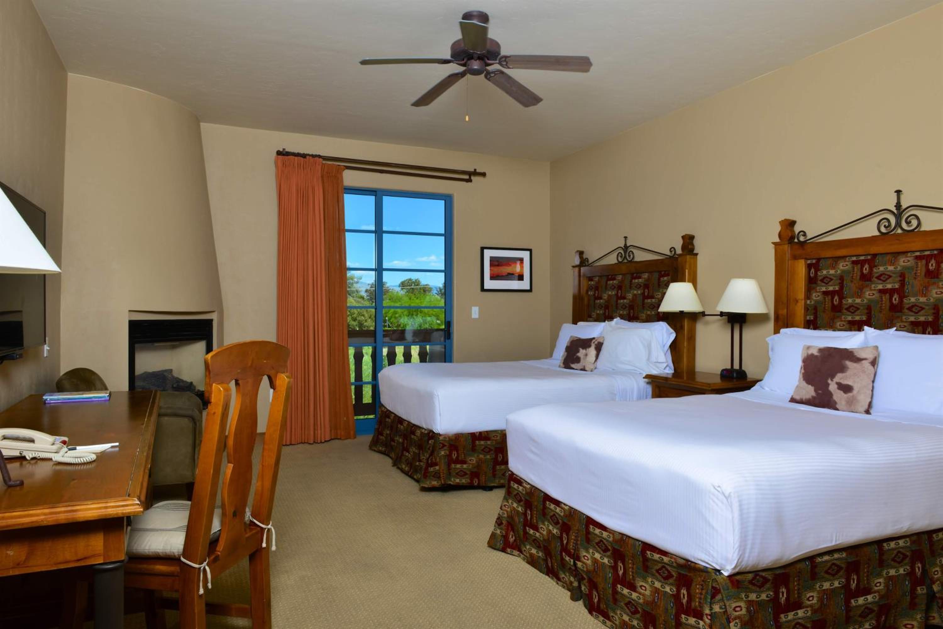 Deluxe Queen Room with Two Queen Beds - Photo 2