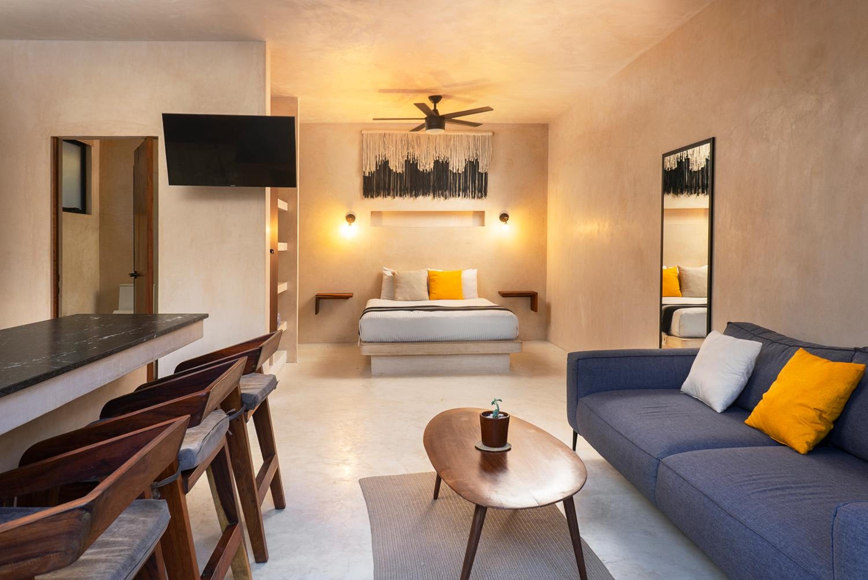 Suite with Private Pool - Photo 1