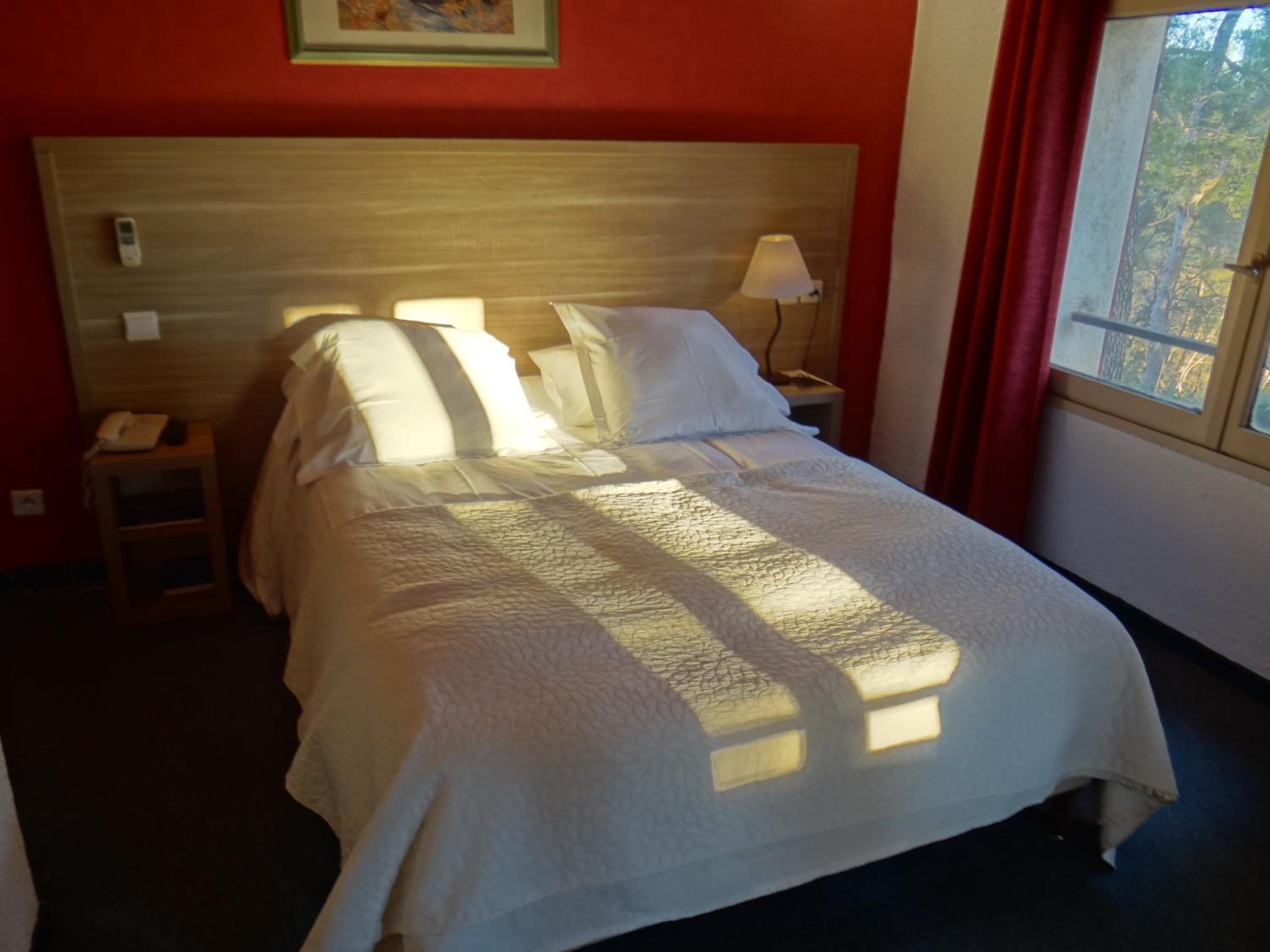 Standard Double Room - Photo 14