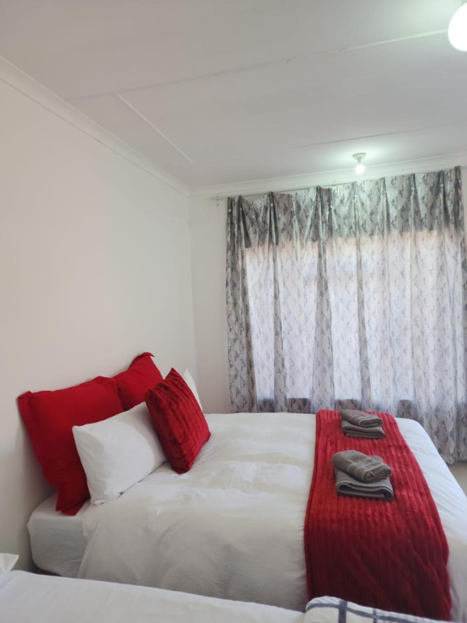 Deluxe Family Room - Photo 5