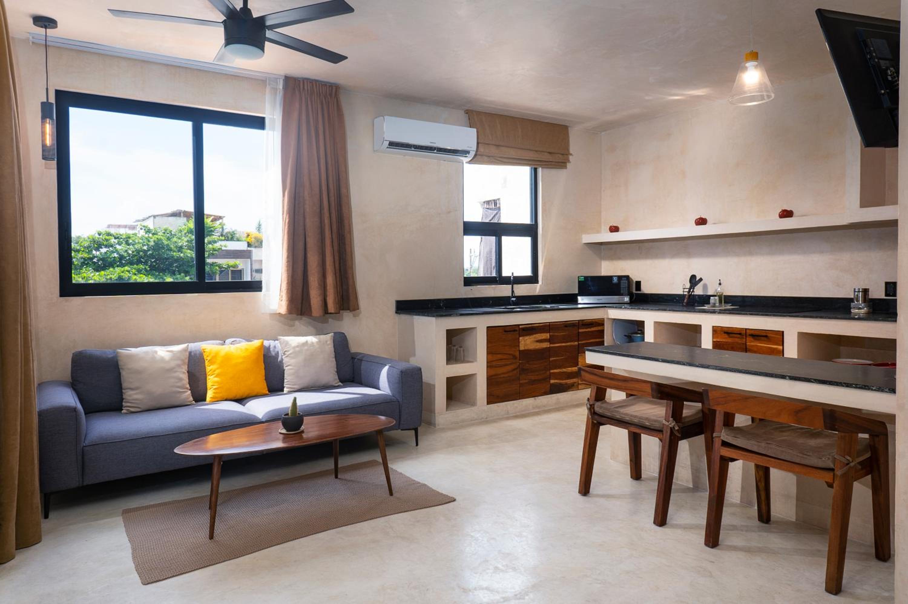 Apartment with Terrace - Photo 6