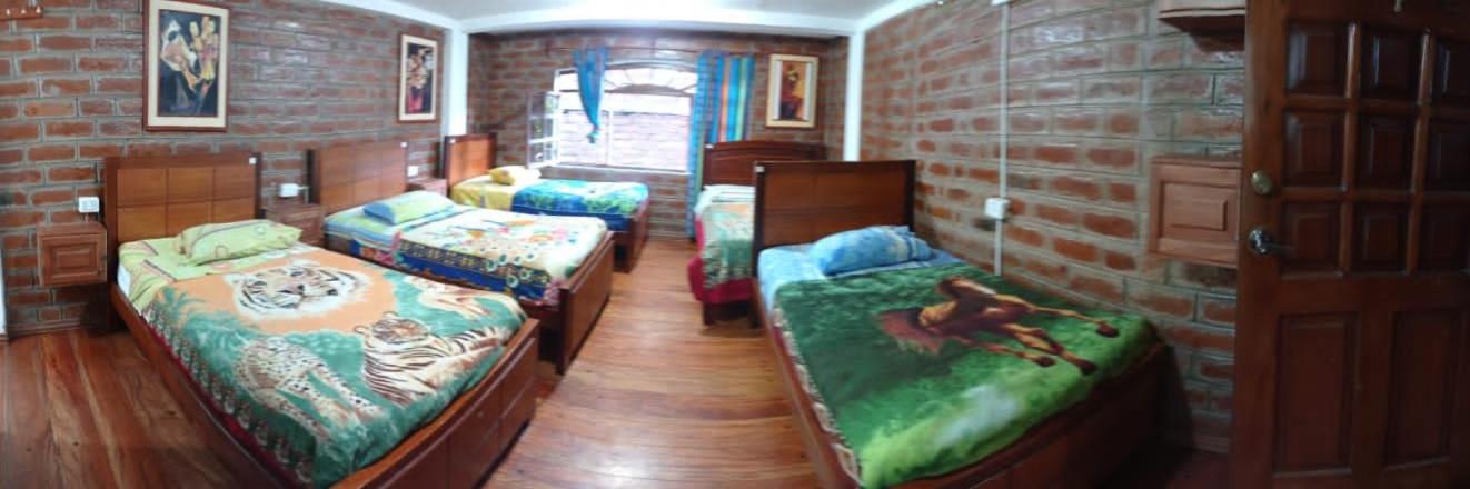Family Room with Private Bathroom photo 3