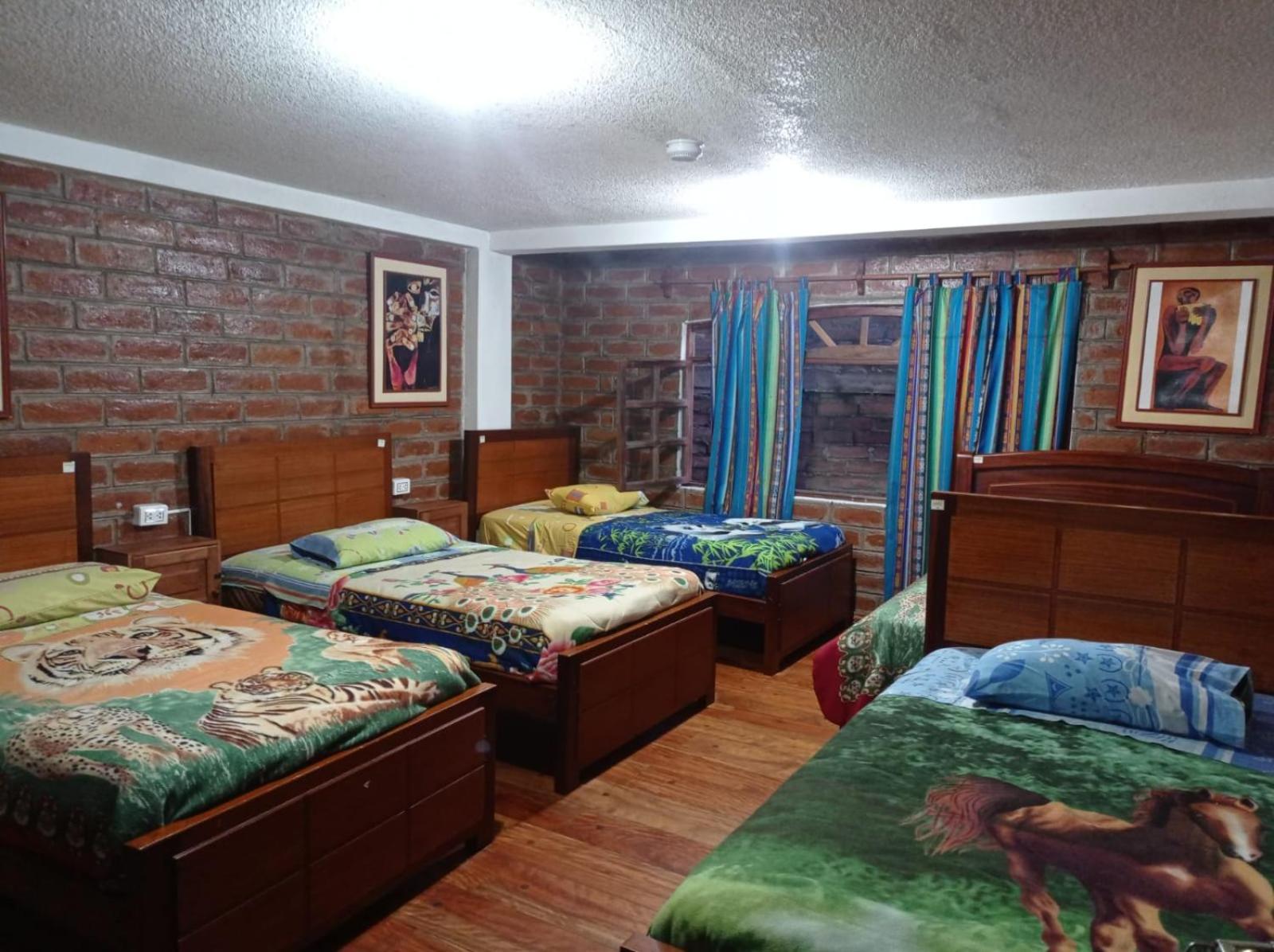 Family Room with Private Bathroom photo 2