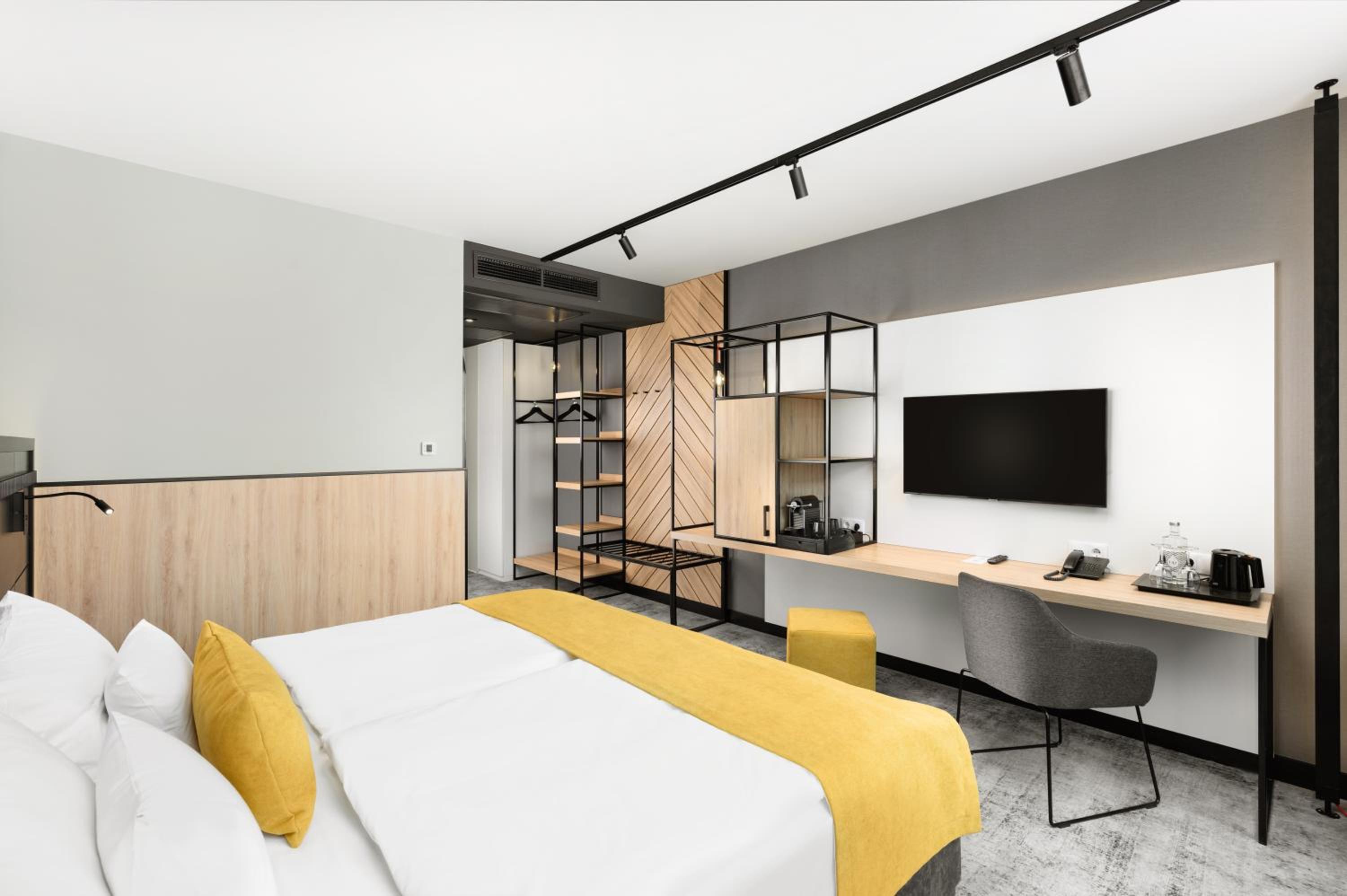 Deluxe Double or Twin Room with Balcony