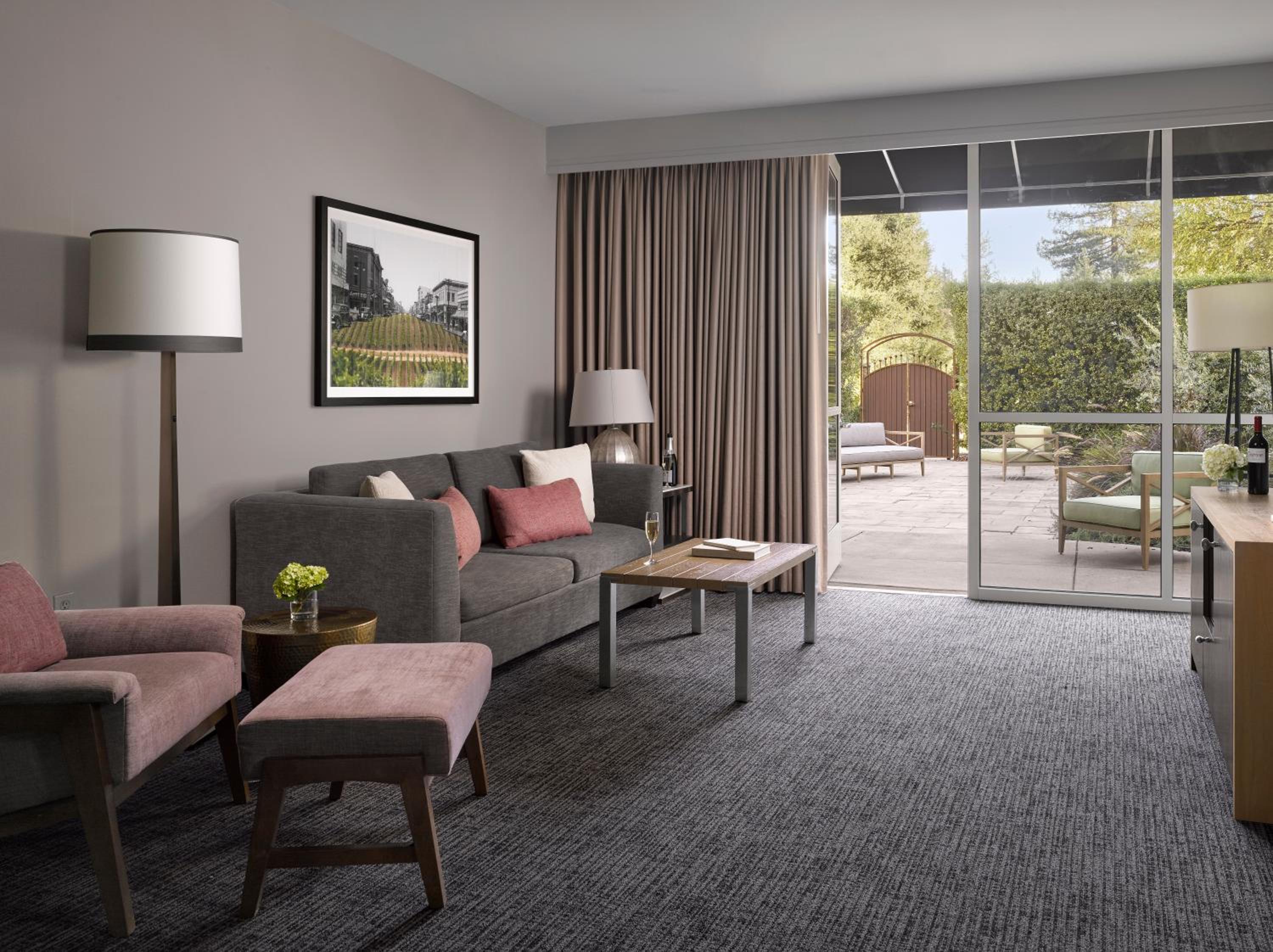 Suite - Photo 2