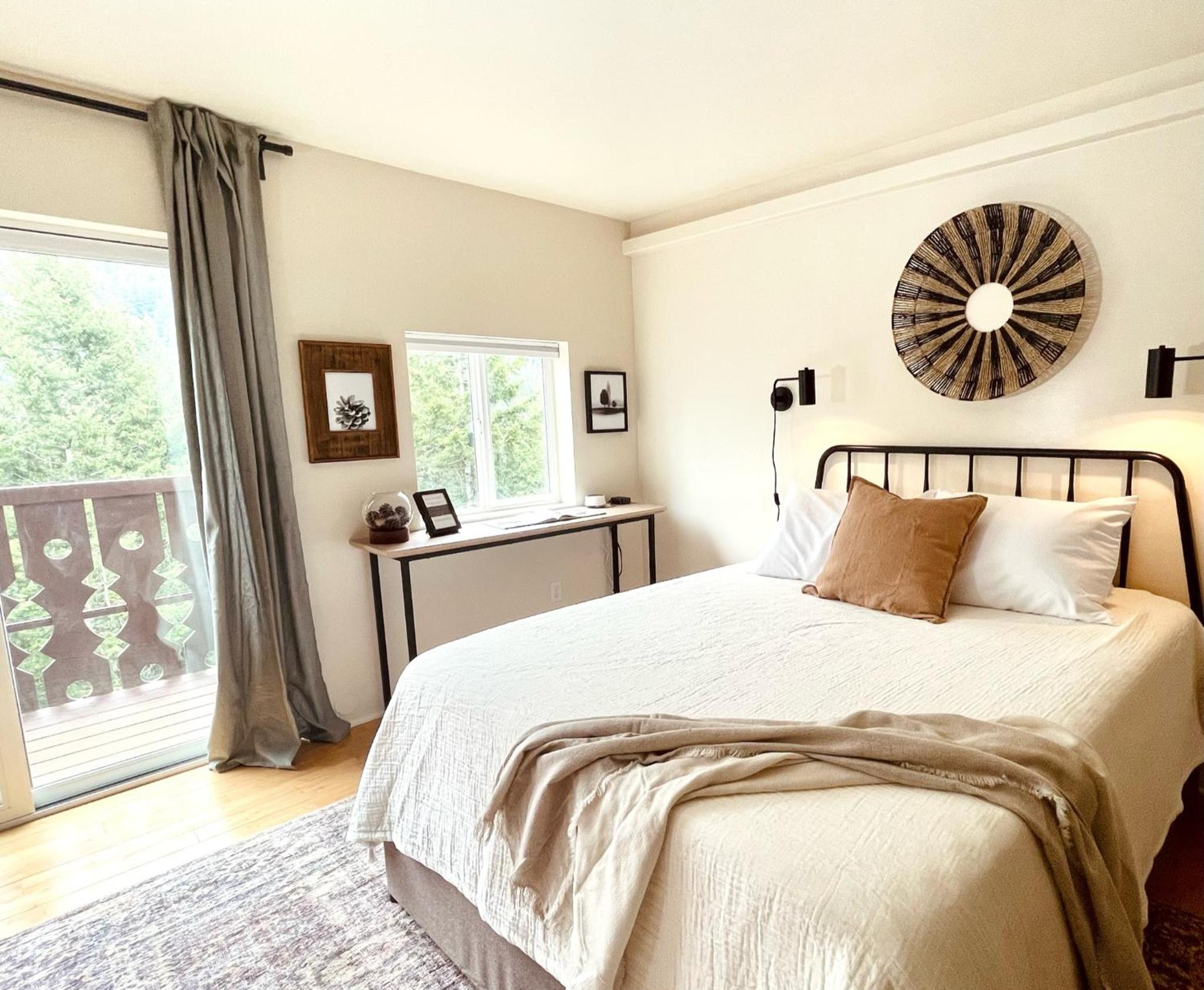 Double Room with Mountain View