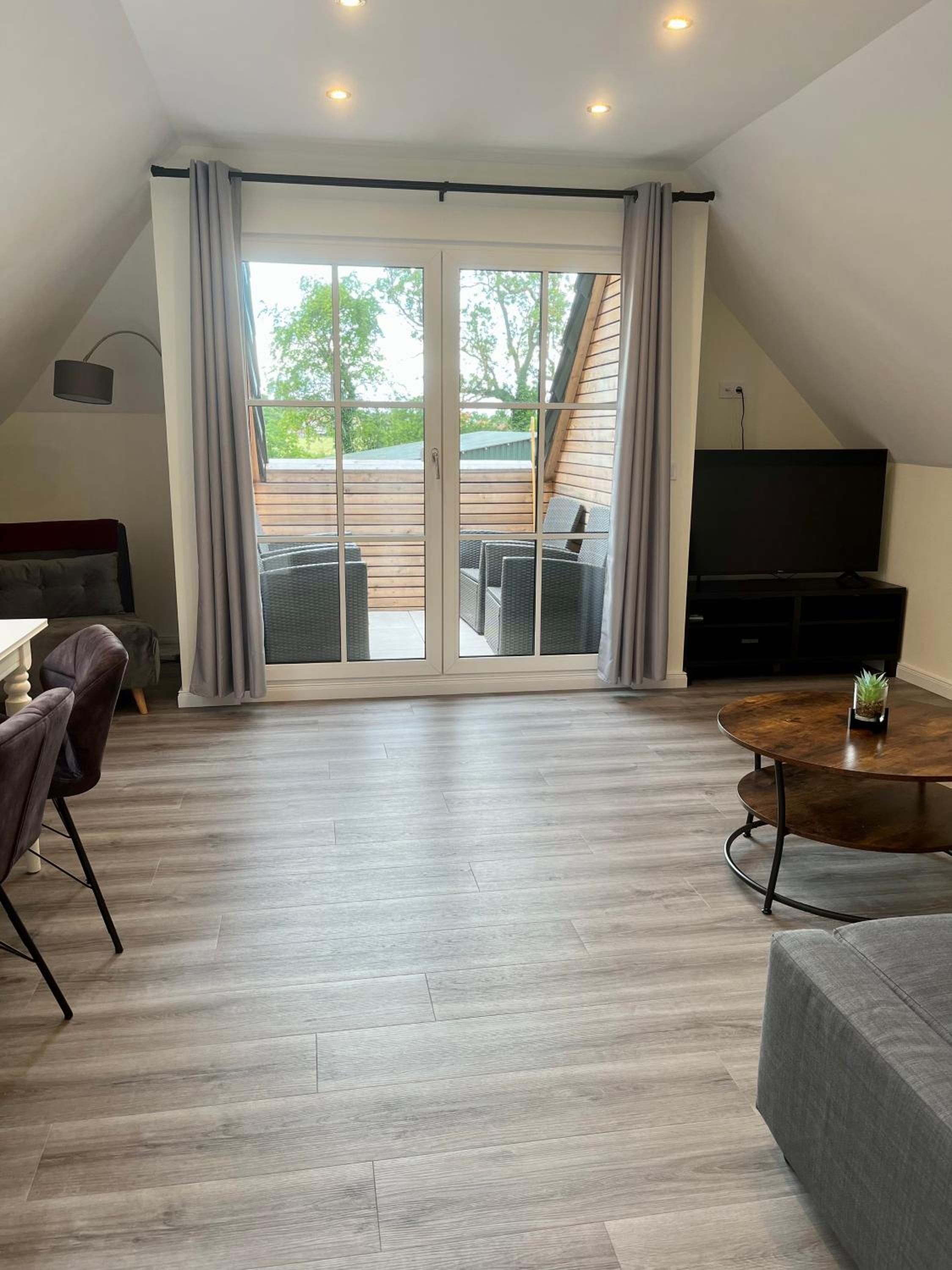 Apartment with Terrace photo 2