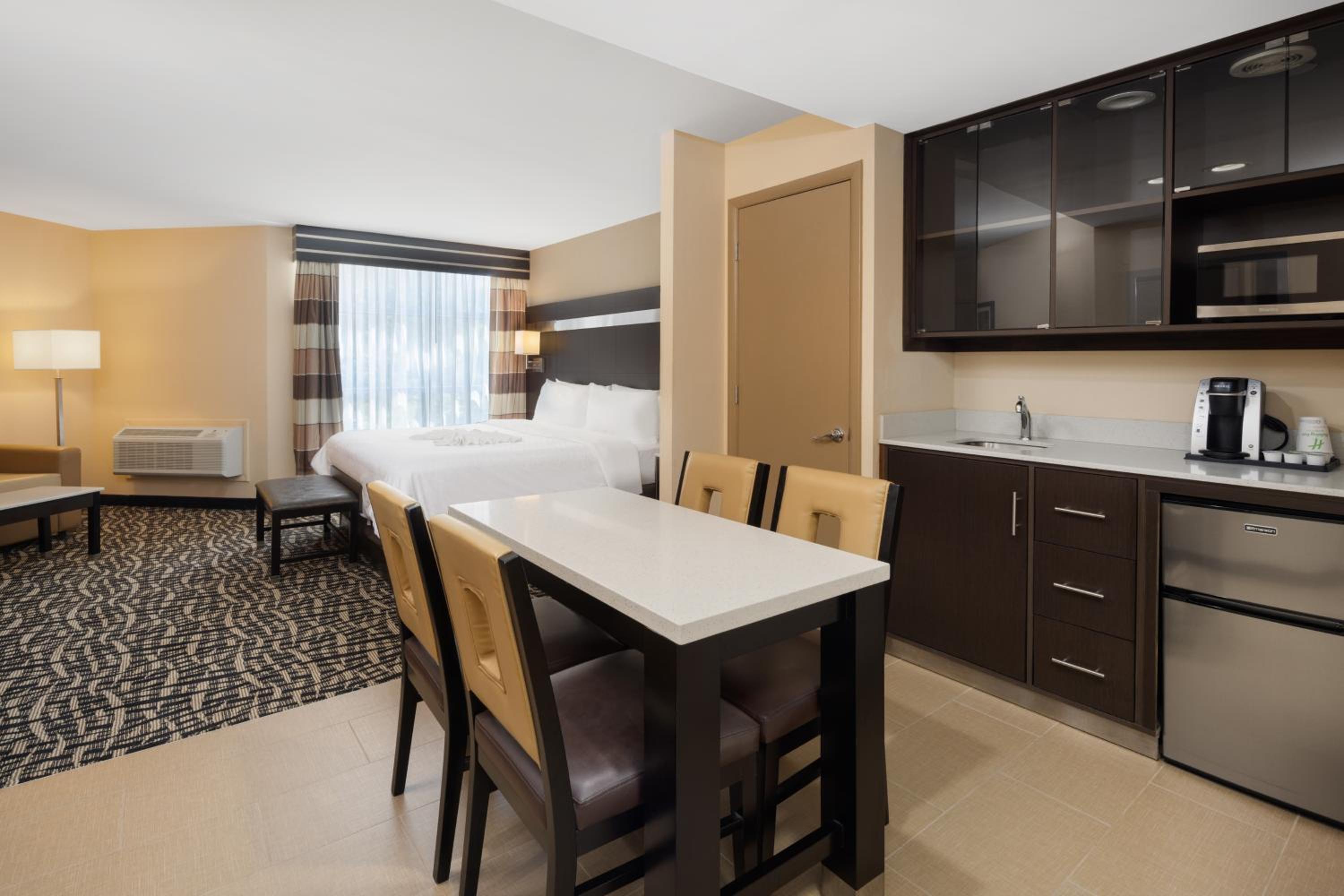 King Suite - Photo 1