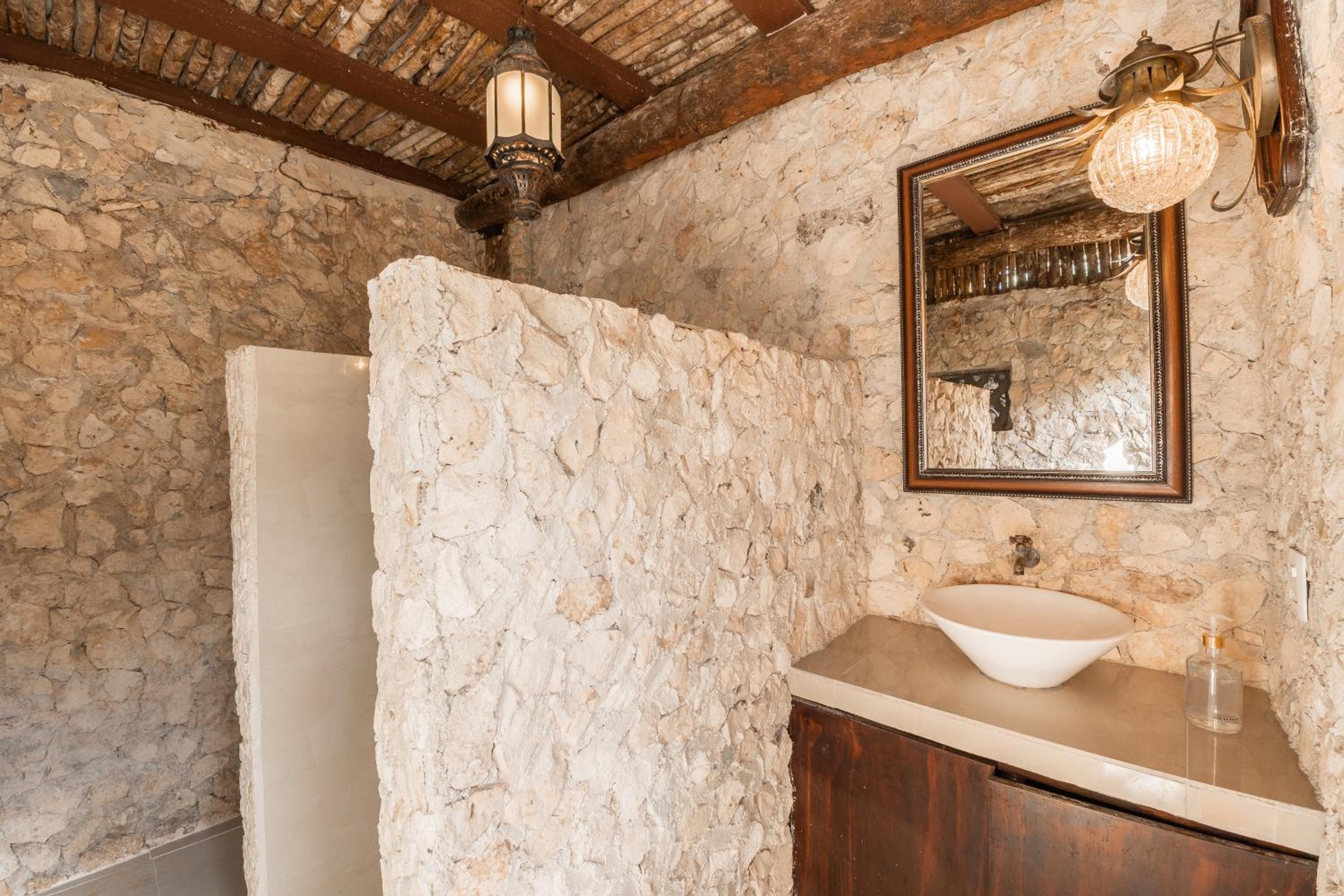 Double Room with Private External Bathroom - Photo 5