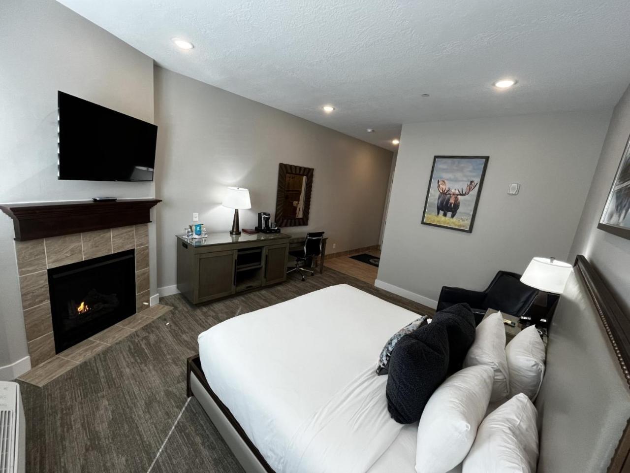 King Room with Balcony