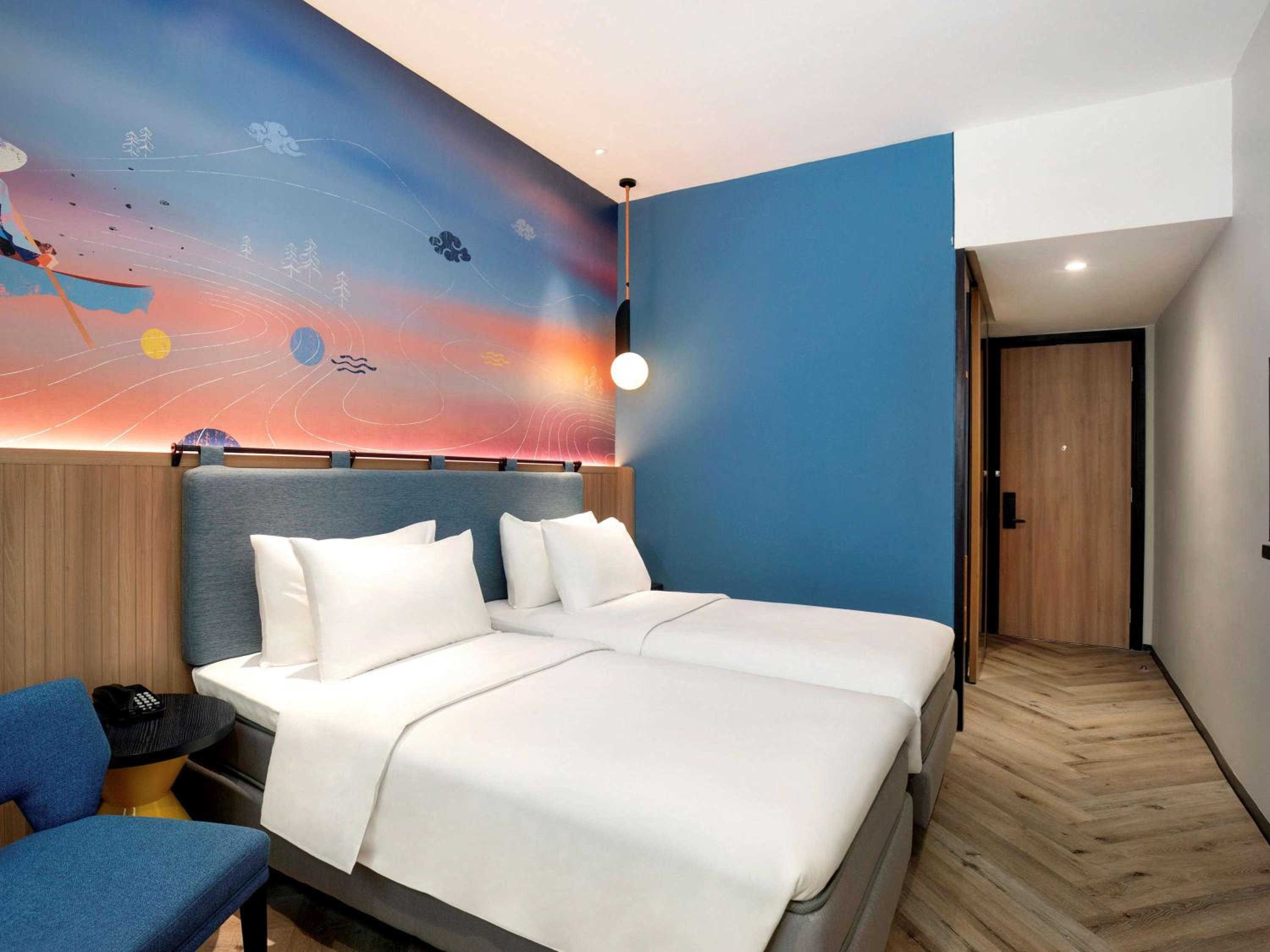 Superior Twin Room with City View - Photo 1