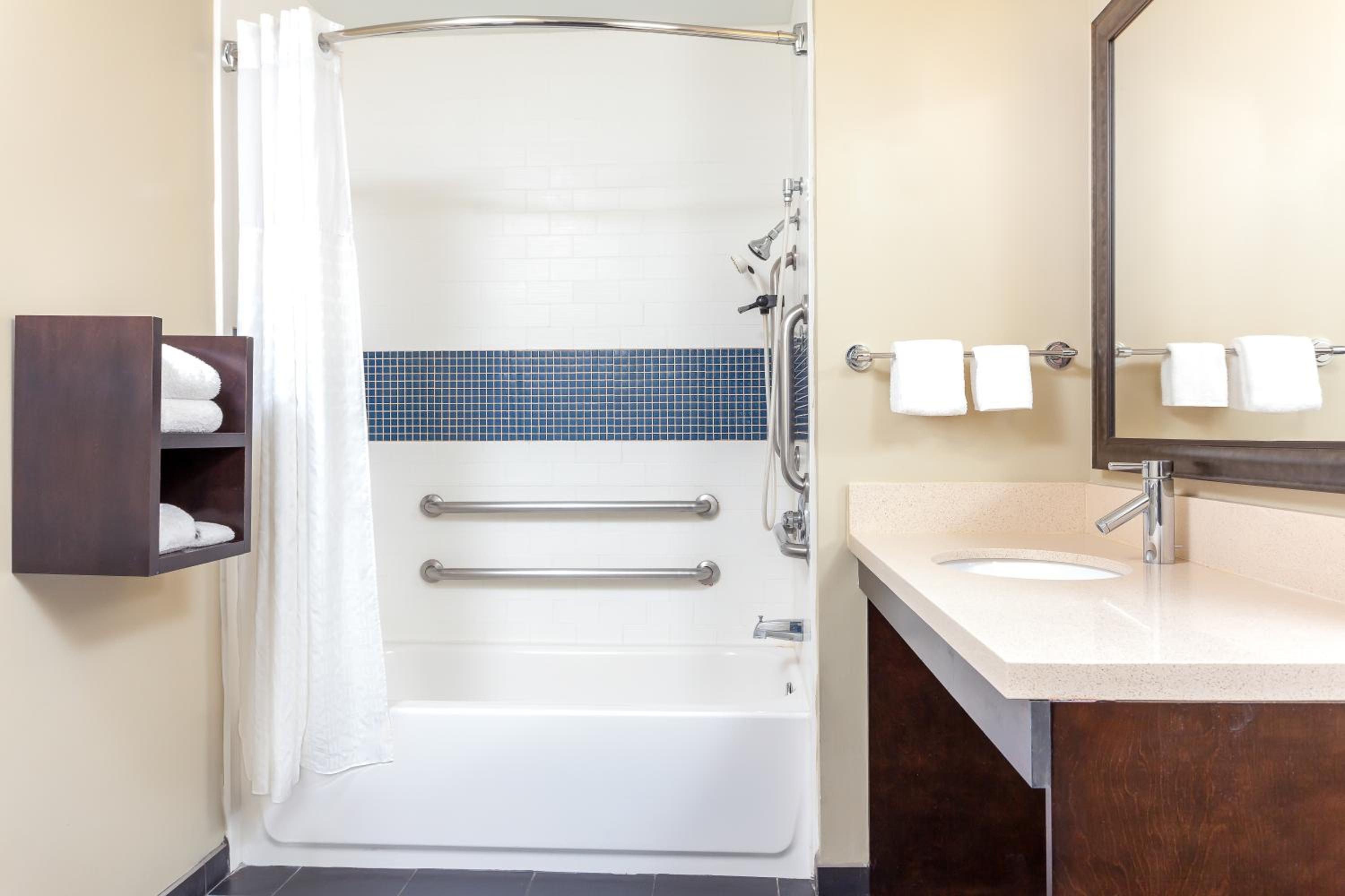 Two-Bedroom Suite photo 3