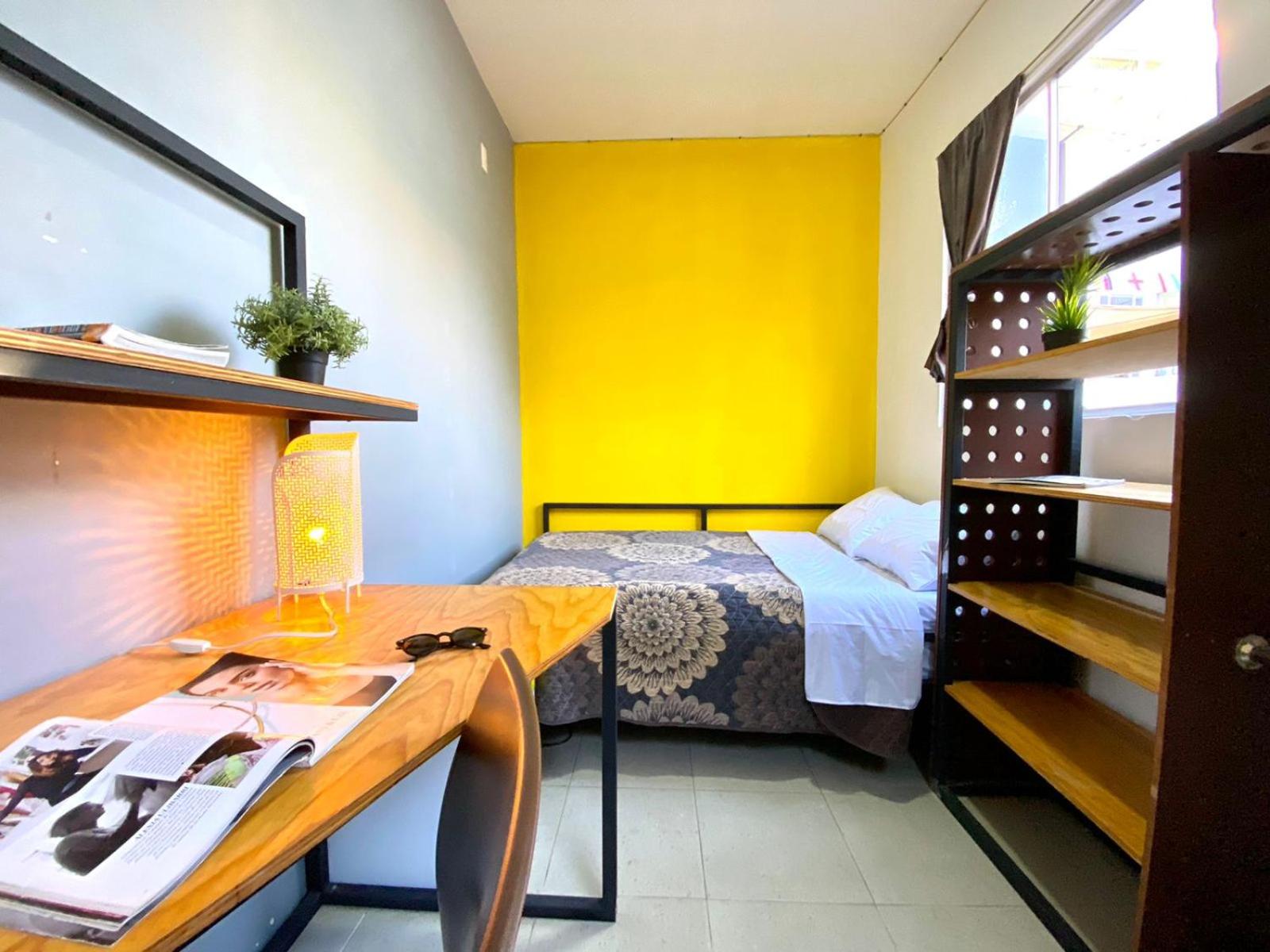 Queen Room - Photo 13