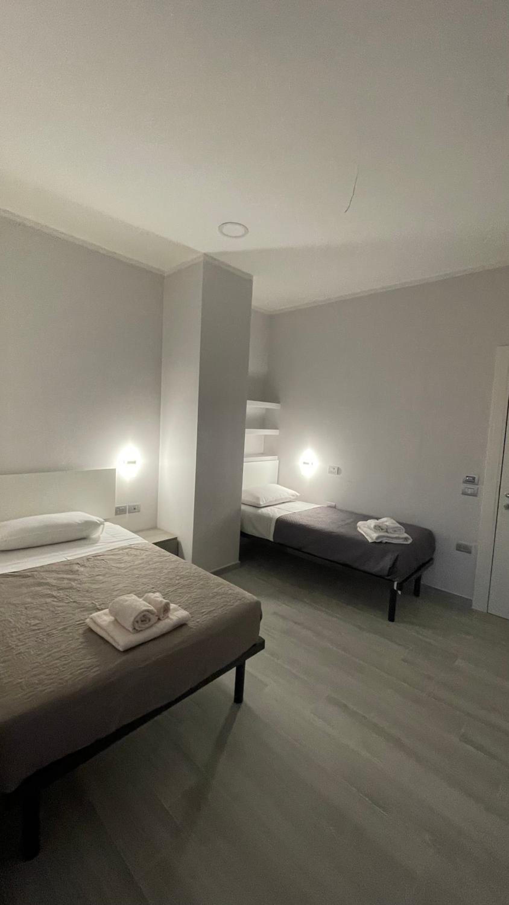 Large Twin Room photo 2