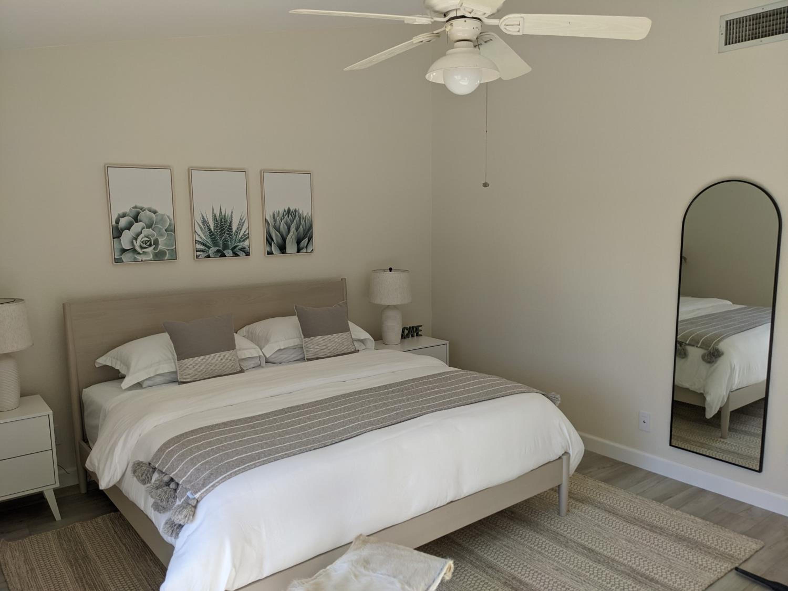 Five-Bedroom House photo 2