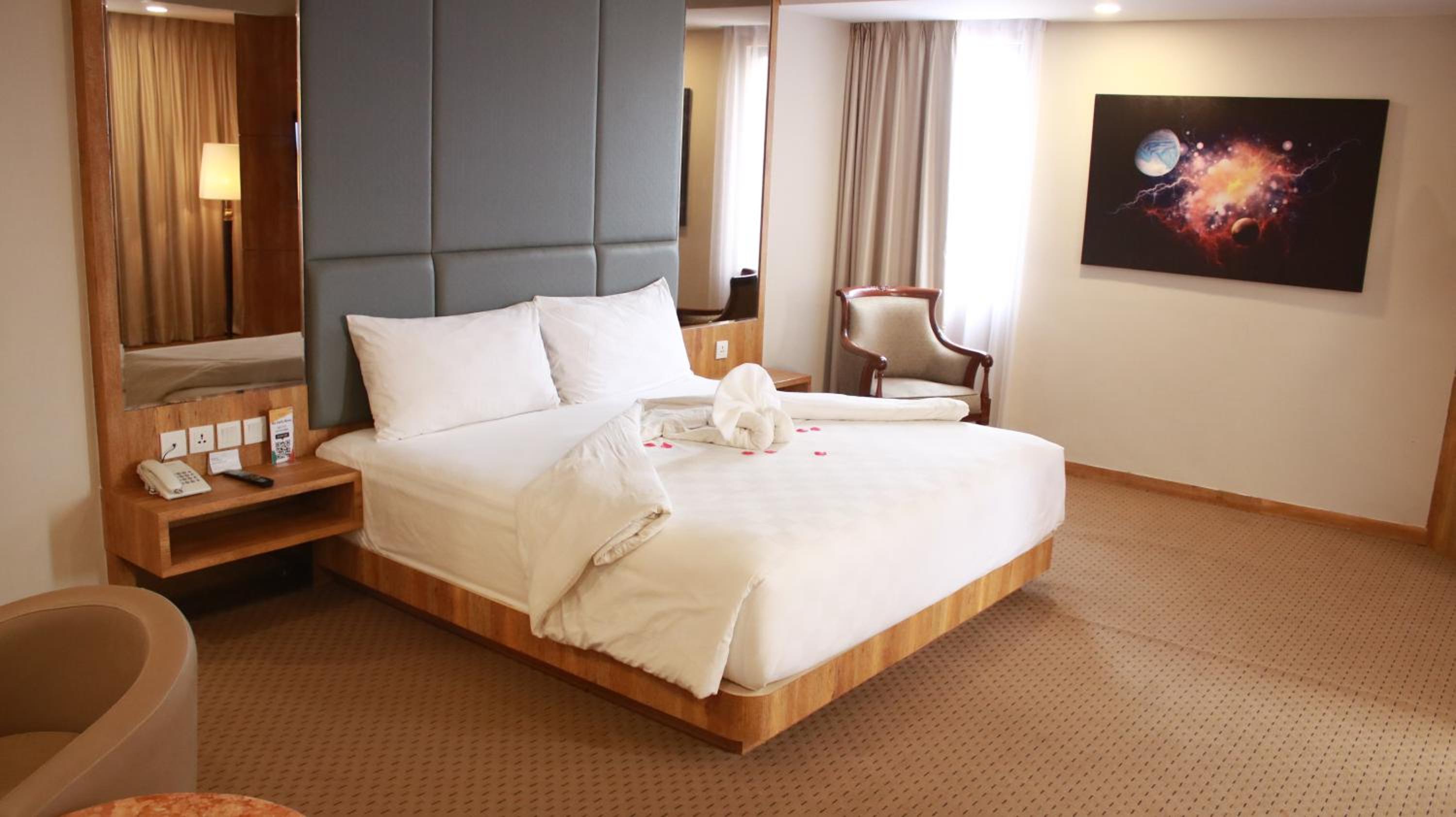 King Suite - Photo 8