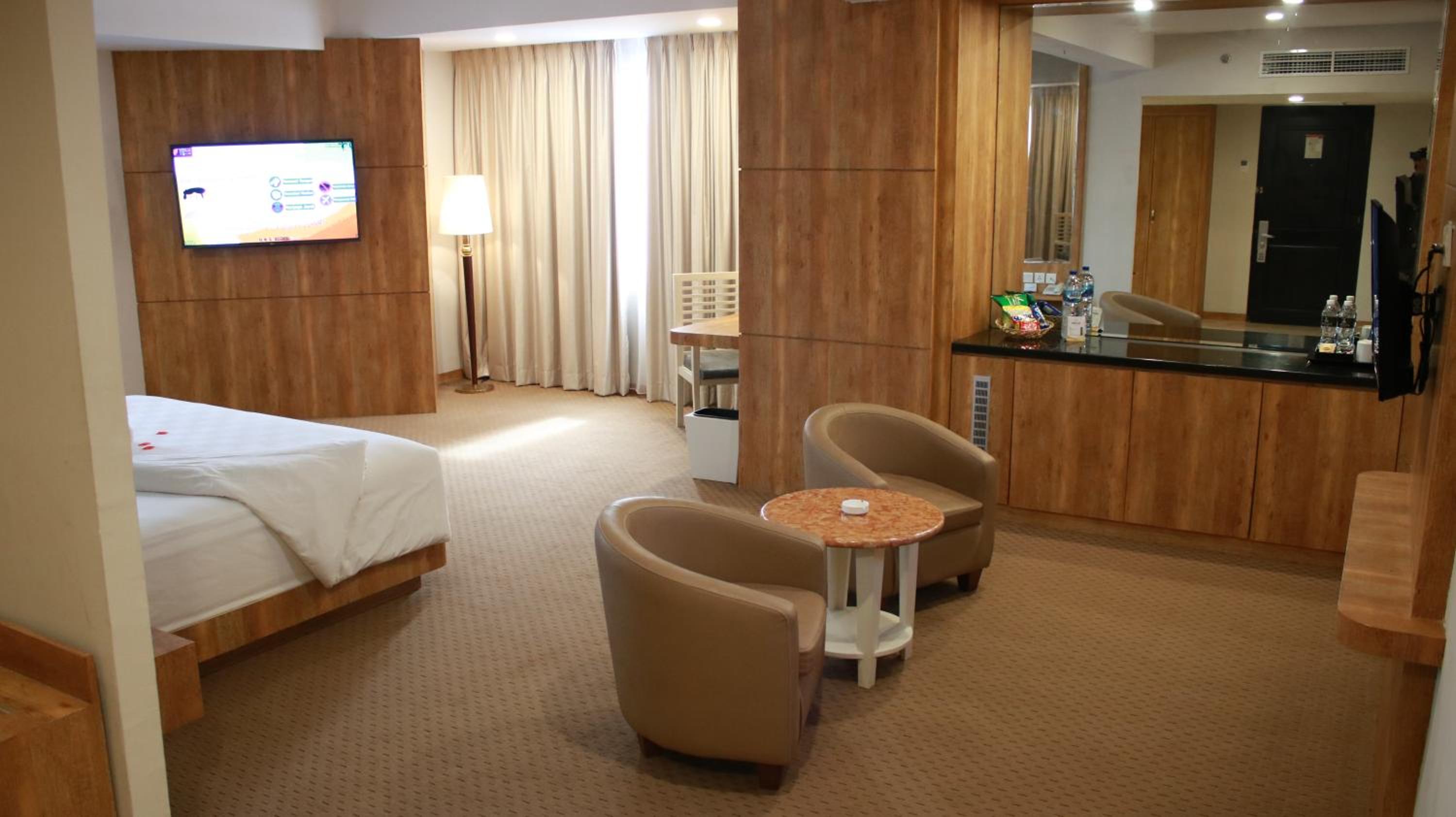 King Suite - Photo 5