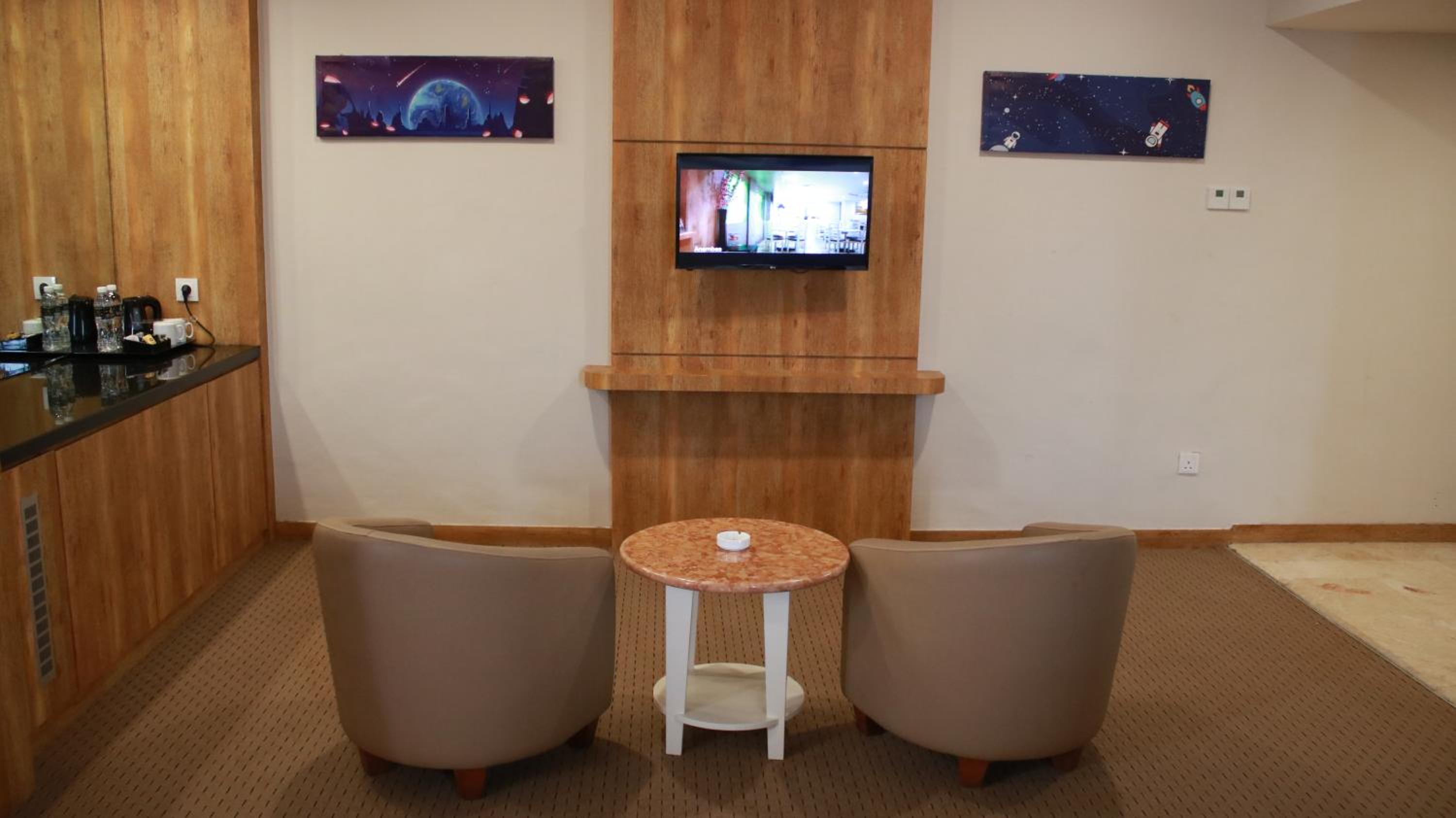 King Suite - Photo 2