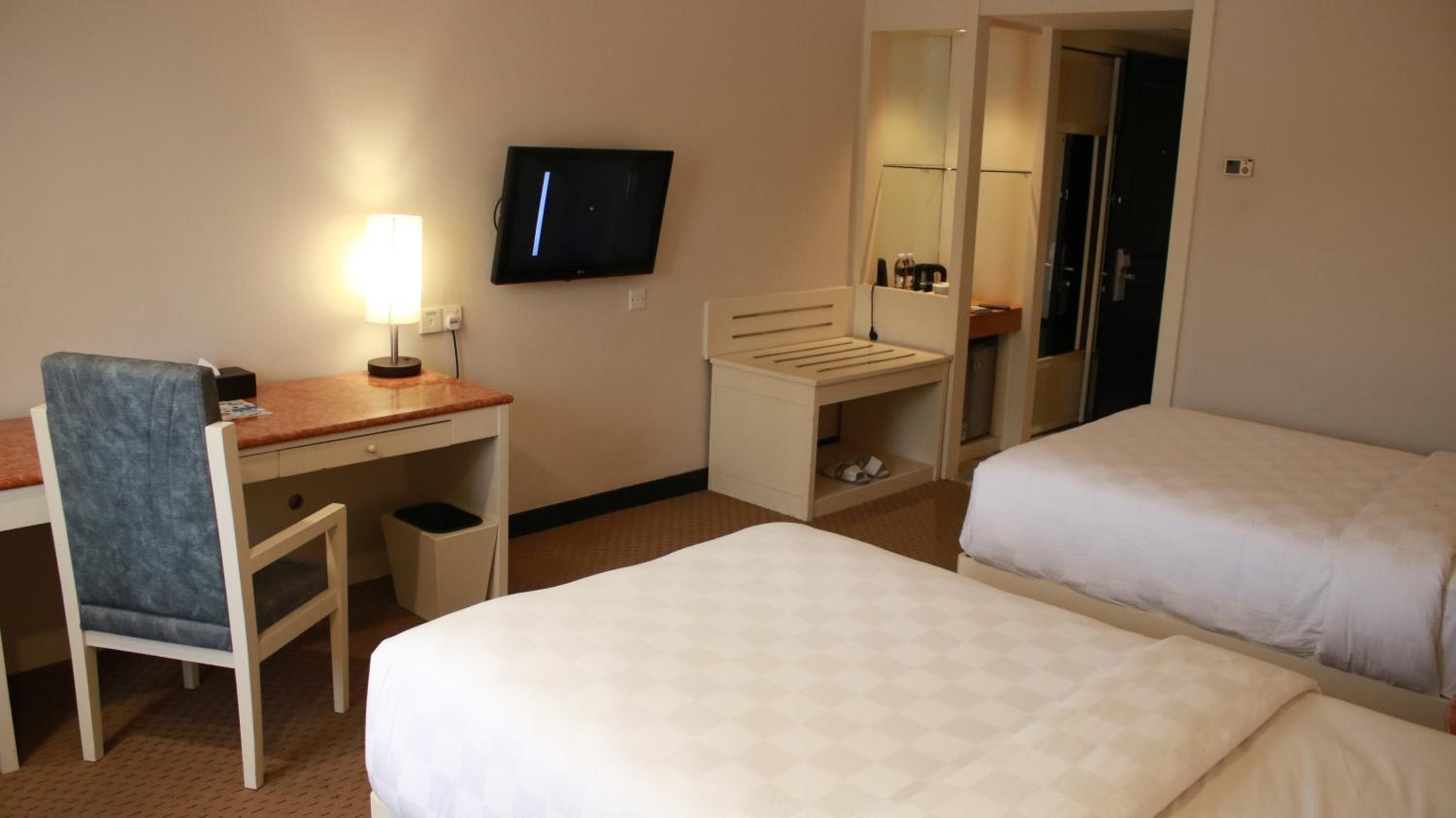 Deluxe Twin Room - Photo 5