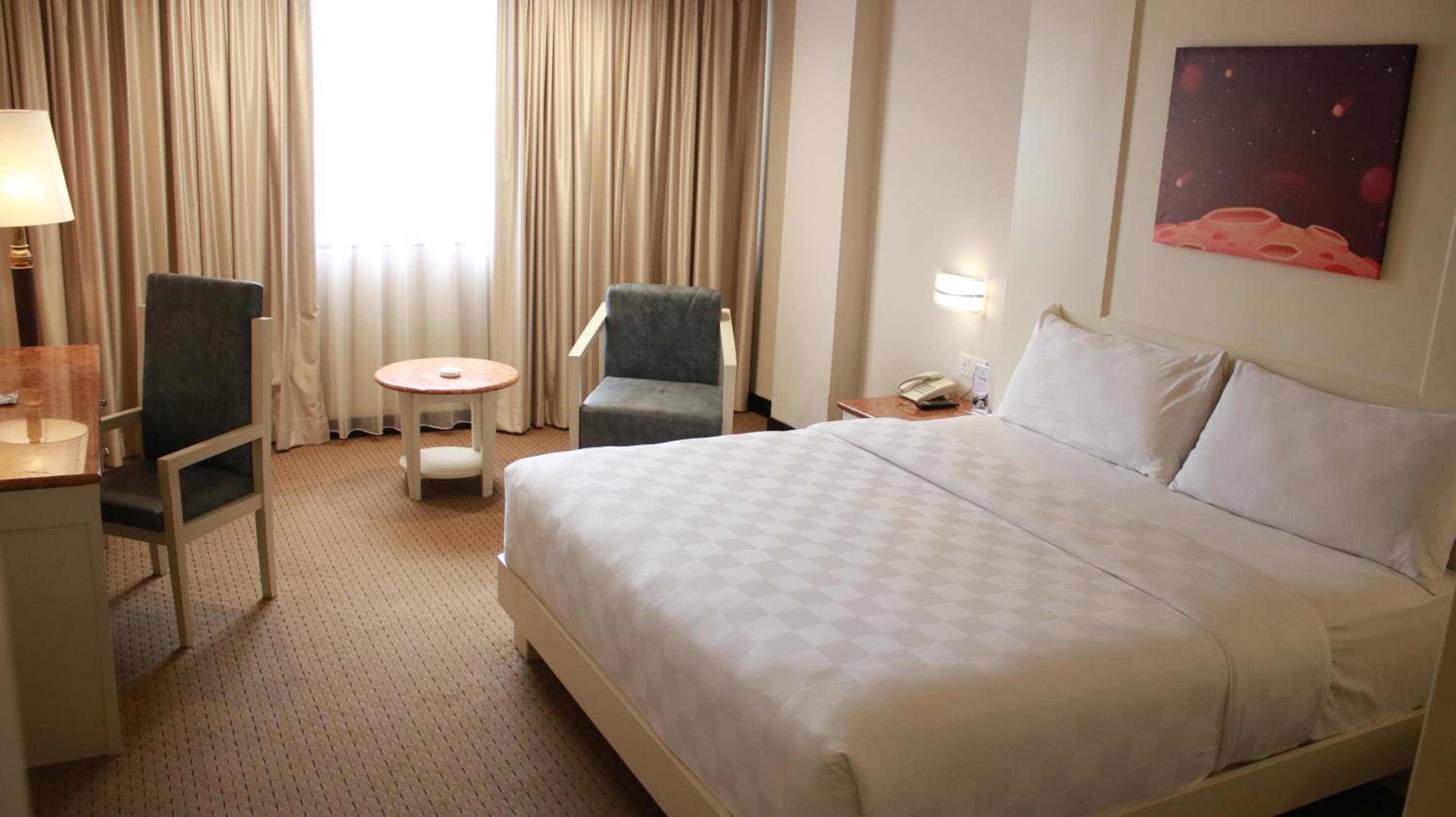 Deluxe Double Room - Photo 8