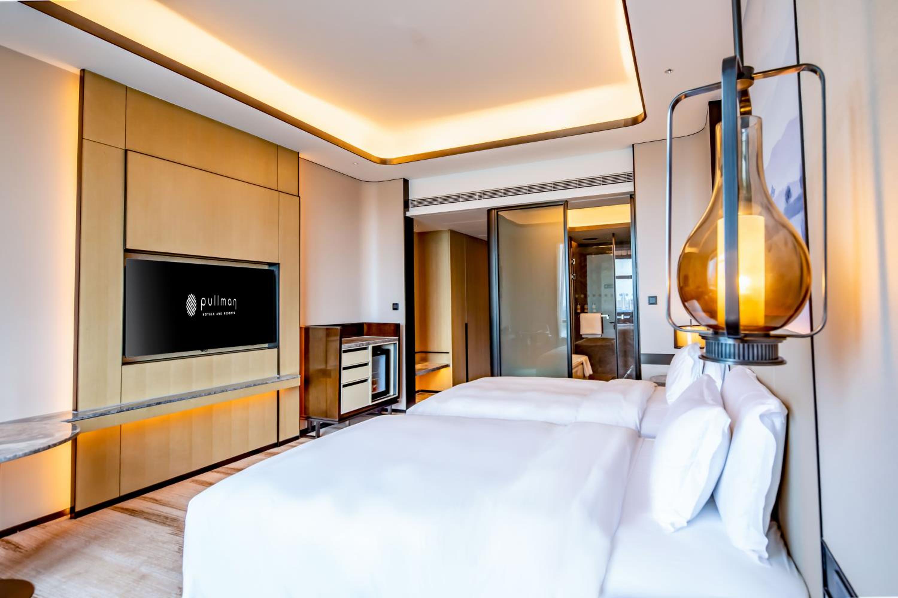 Superior Twin Room with Lake View - Photo 1