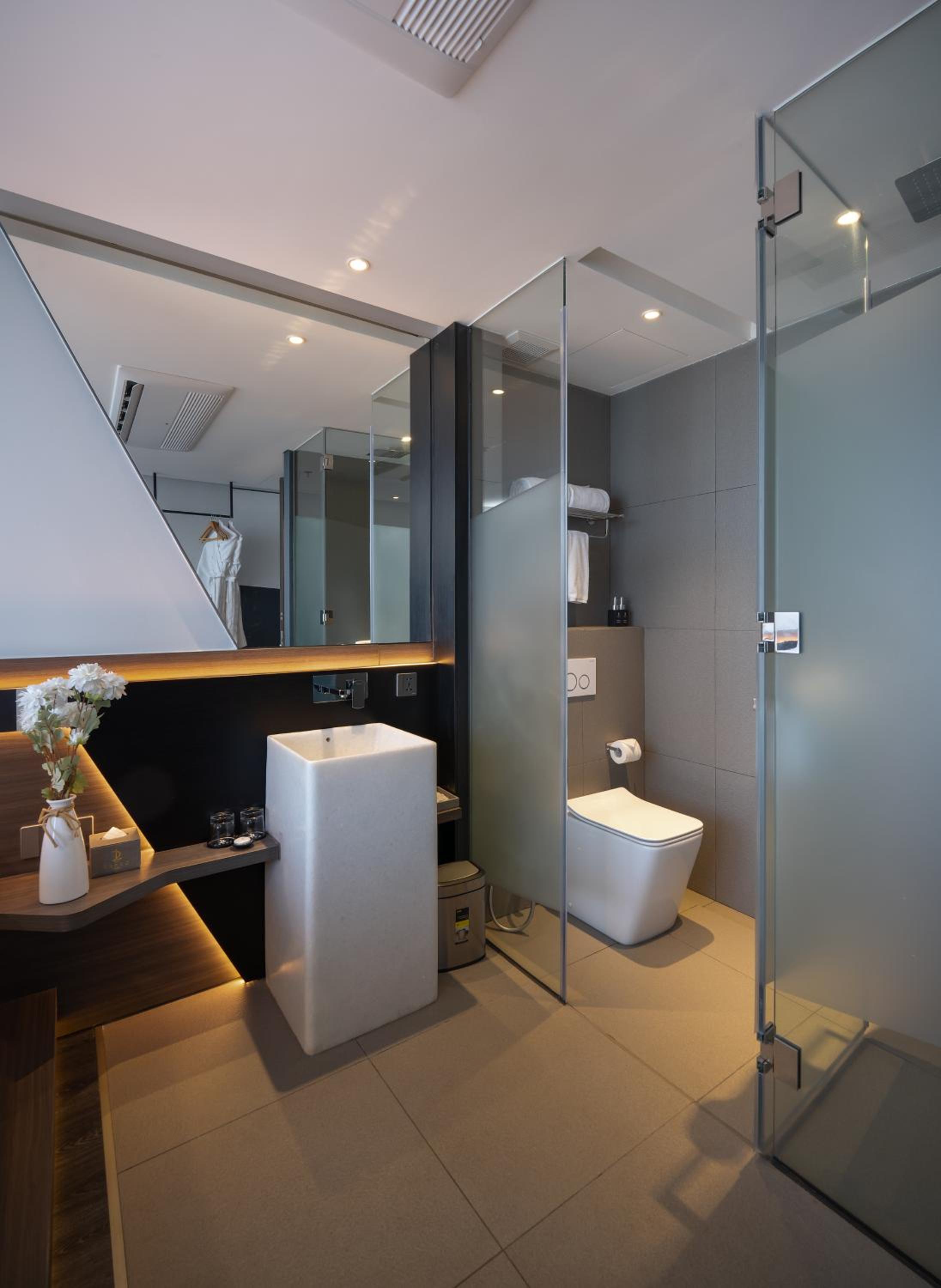 Deluxe Double or Twin Room with City View - Photo 5