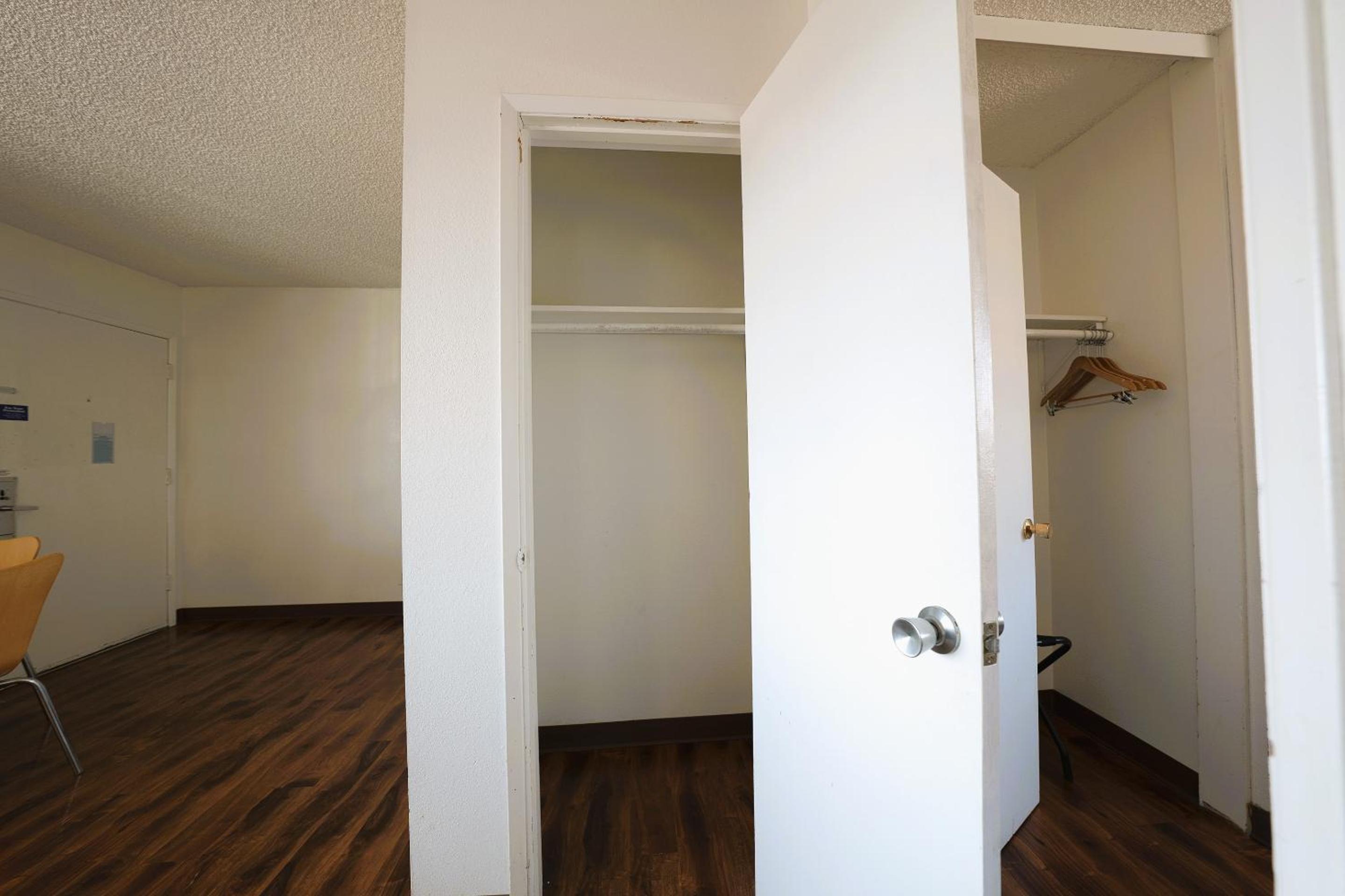 Premium King Bed with Kitchenette photo 2