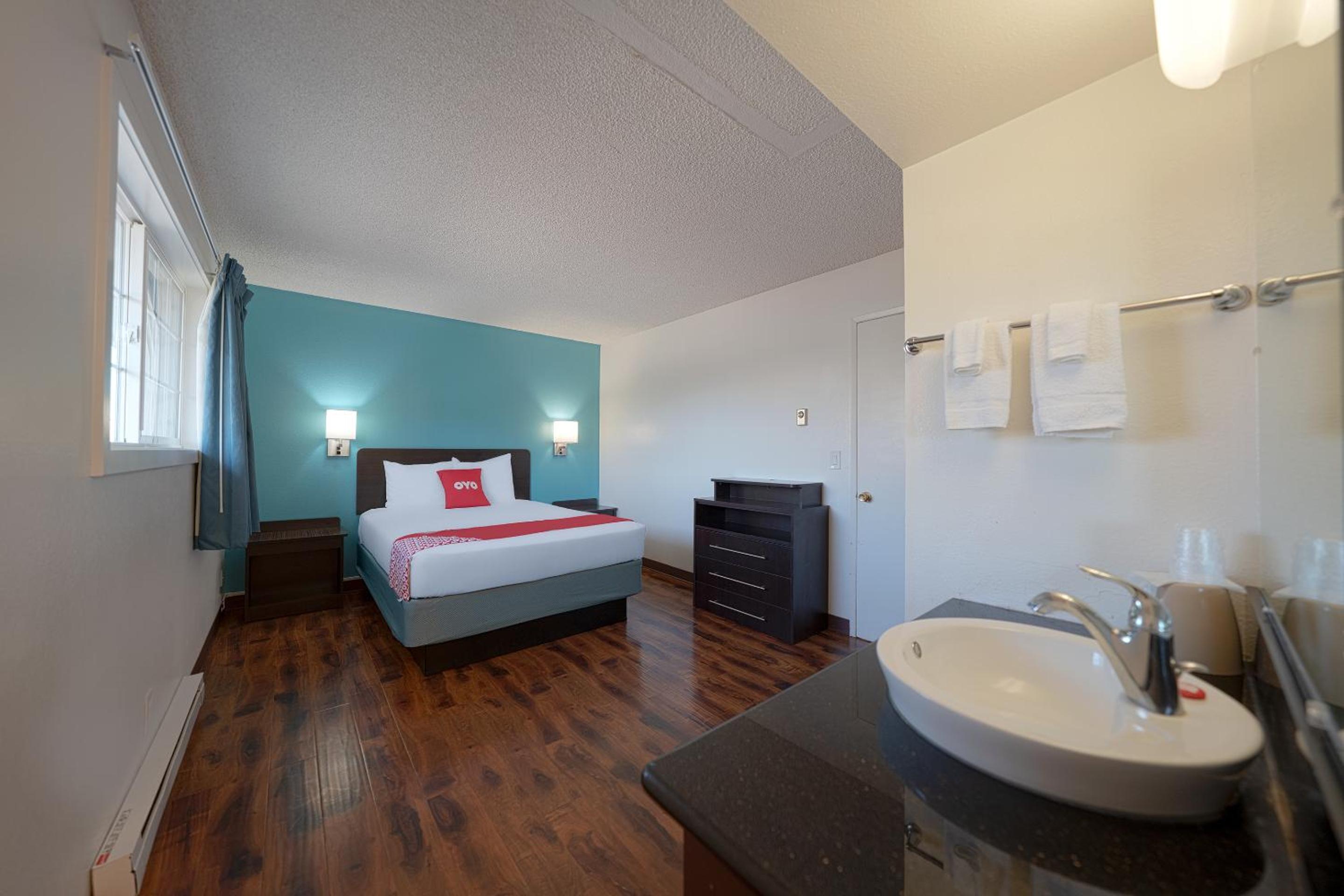 Premium King Bed with Kitchenette photo 1