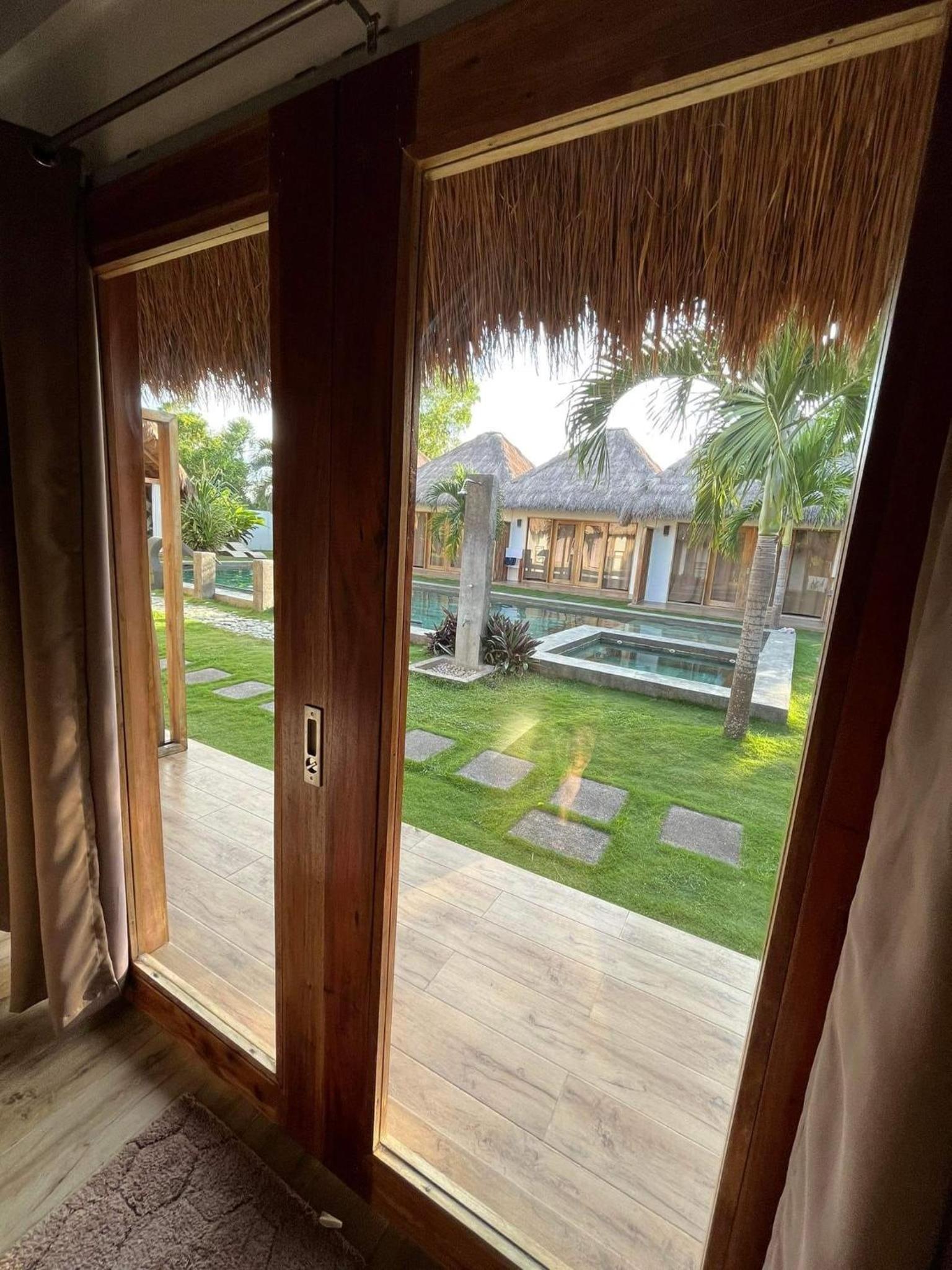 Double or Twin Room with Pool View photo 3