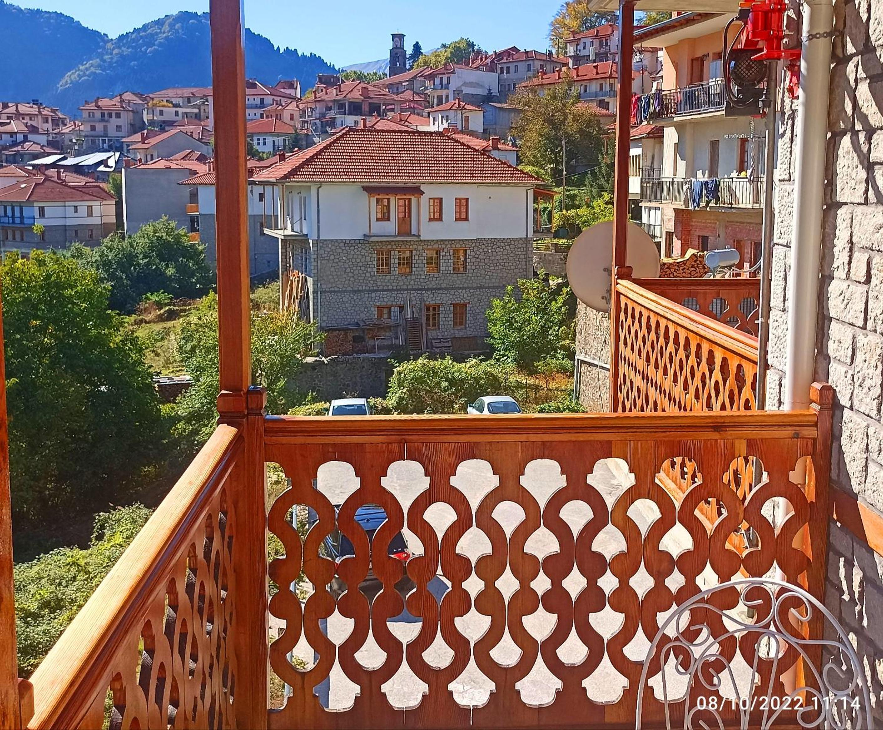 Apartment with Mountain View, Fireplace and Hot Tub photo 3