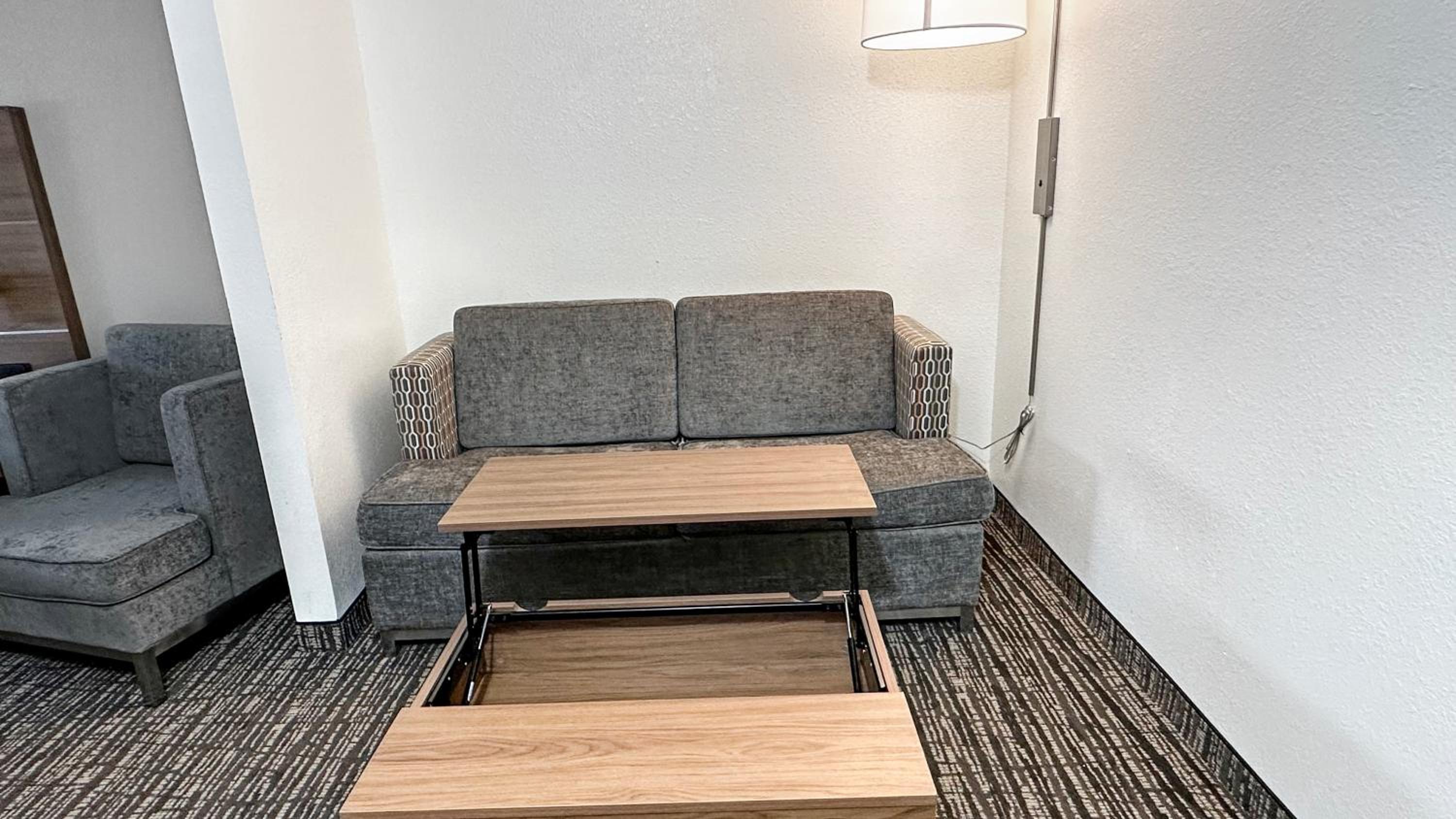 King Room with Sofa Bed photo 1