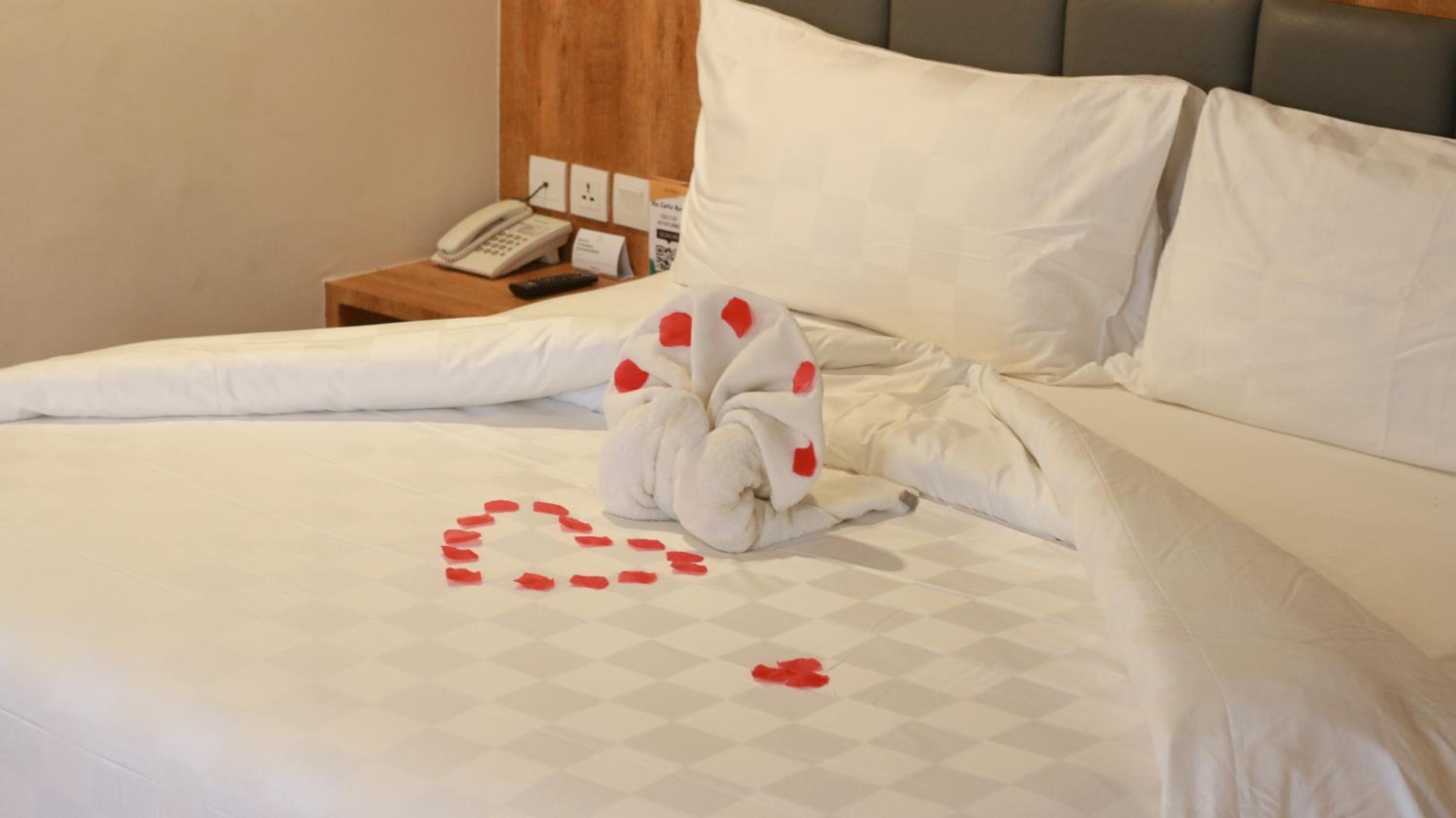 Grand Deluxe Room - Photo 3