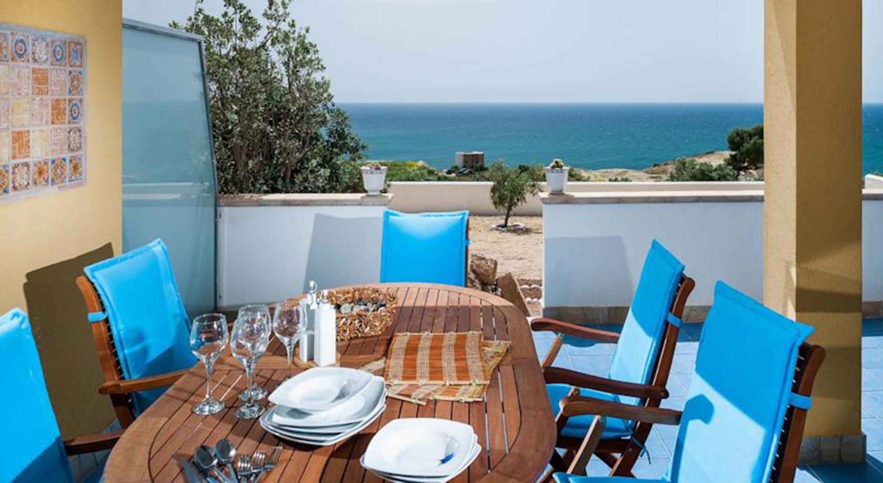 Superior Two-Bedroom Apartment with Sea View photo 2