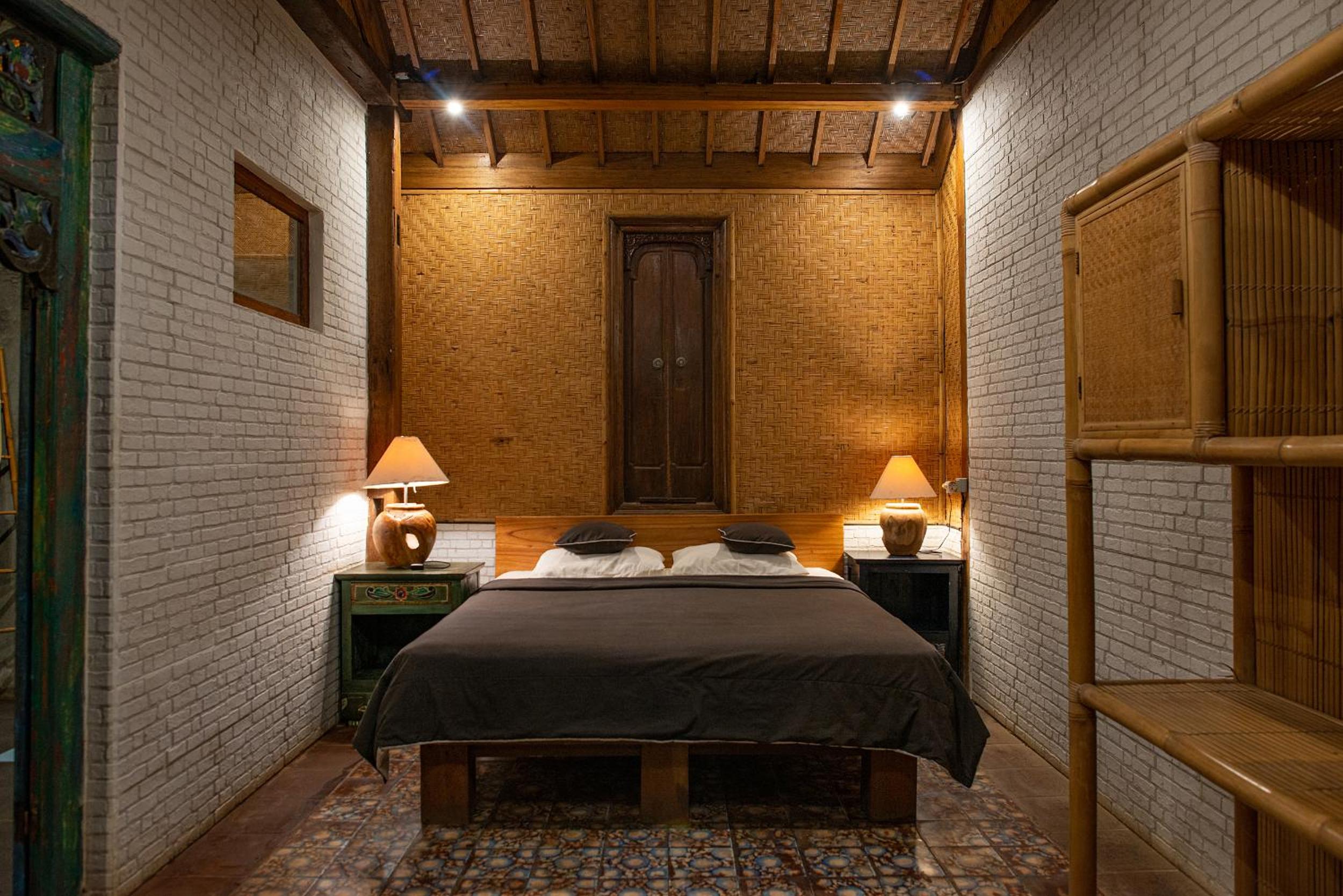 One-Bedroom Suite - Photo 7