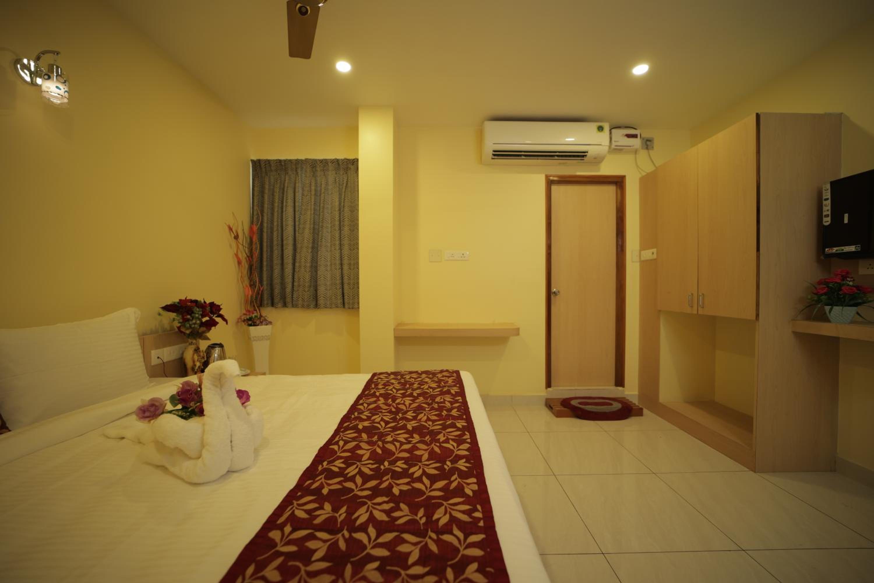 Deluxe Room - Photo 2
